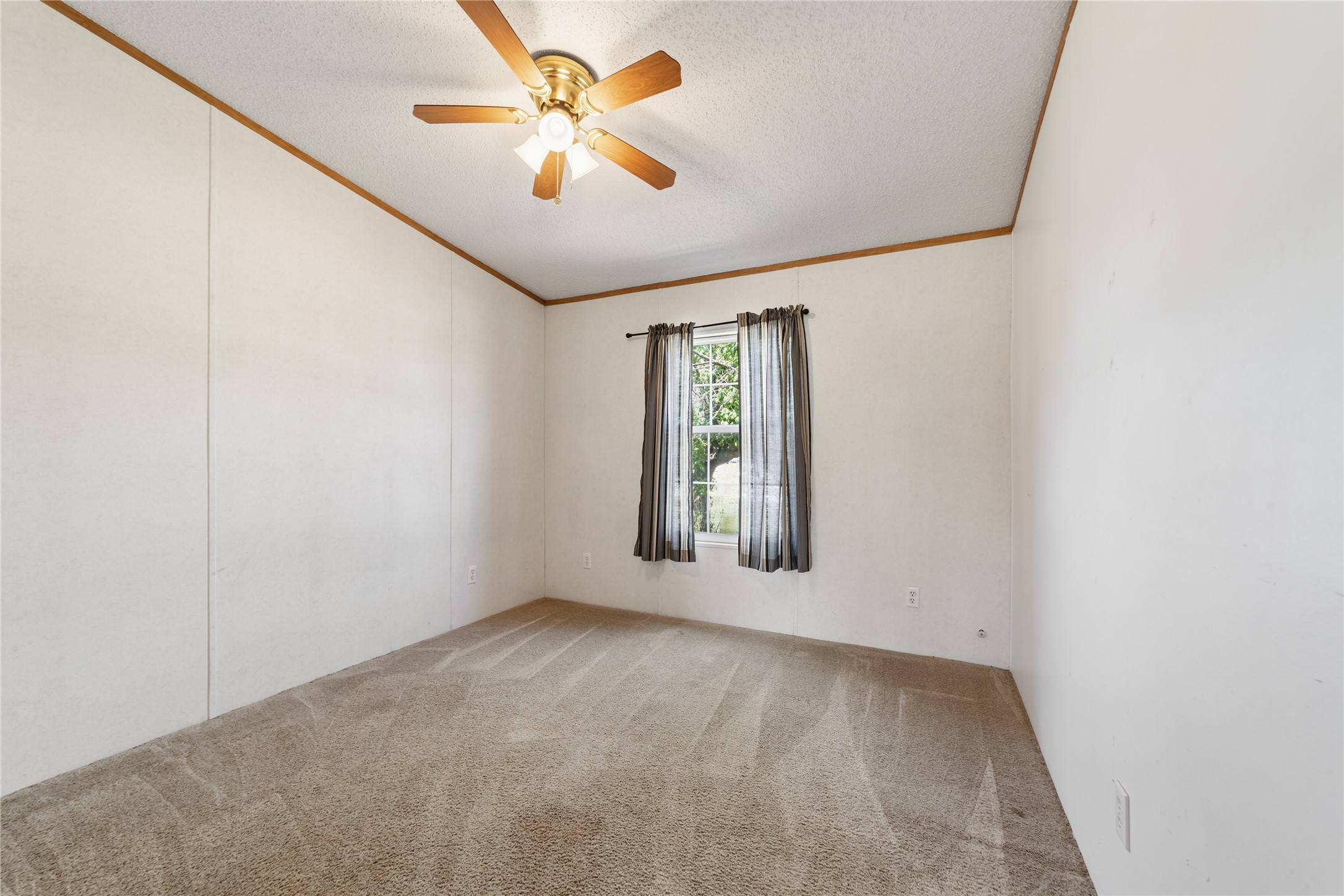 198 Betsy Drive Property Photo 10