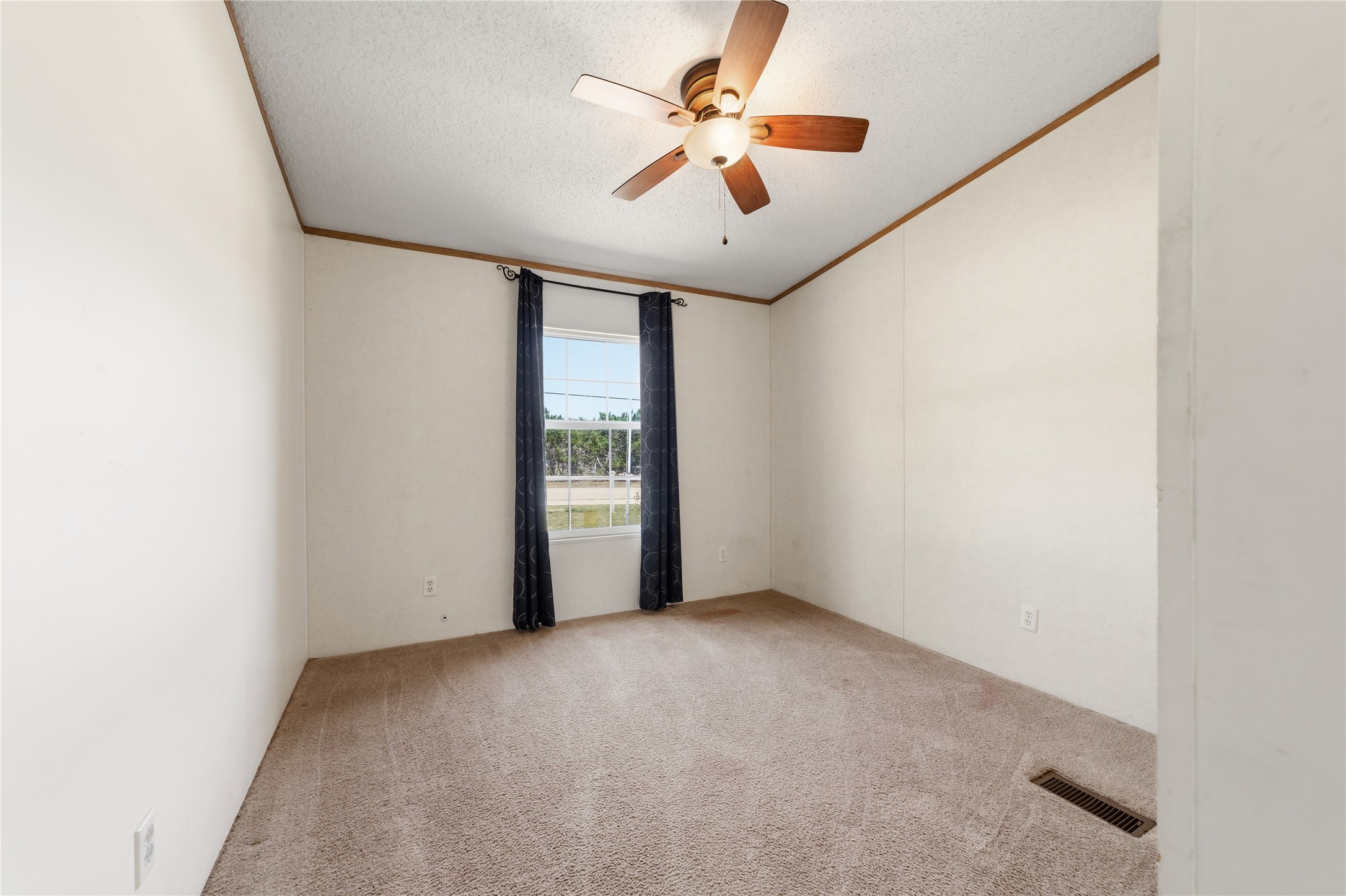 198 Betsy Drive Property Photo 11