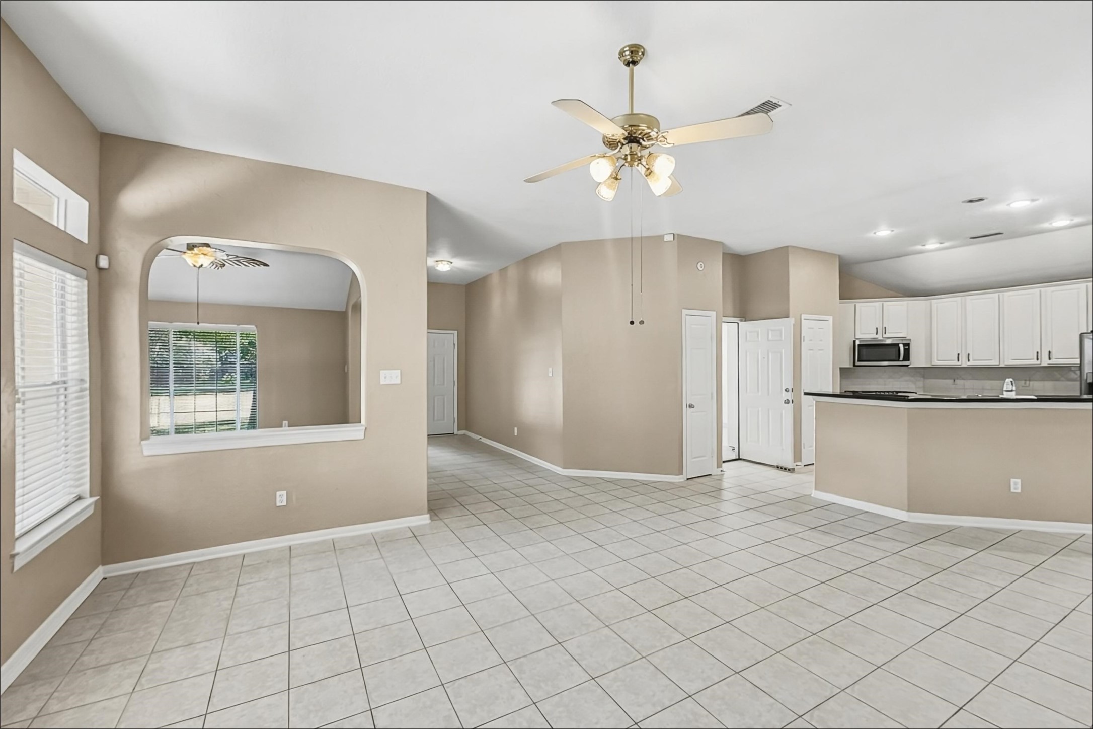 5 Paddock Pines Place Property Photo 5