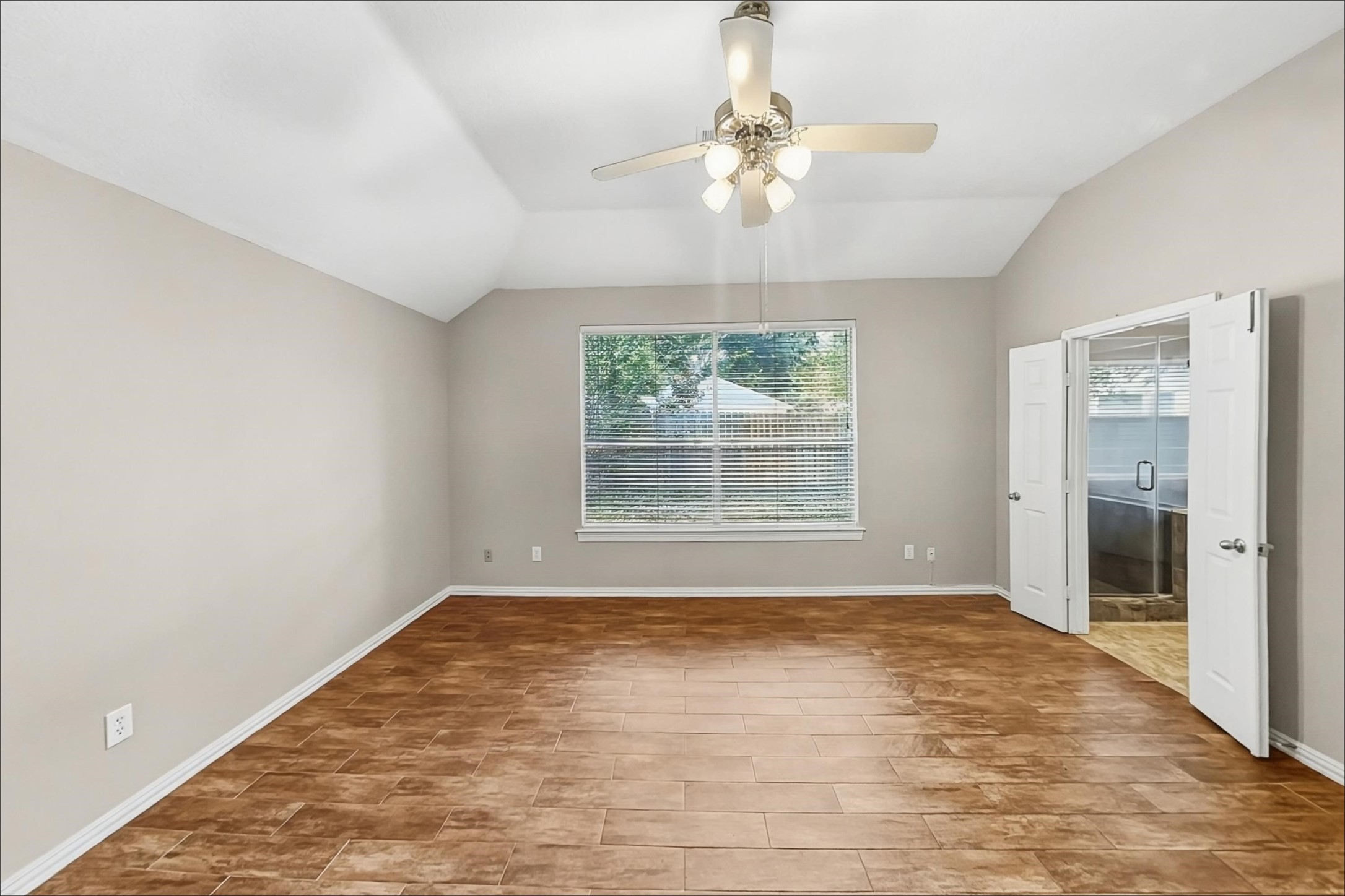 5 Paddock Pines Place Property Photo 9