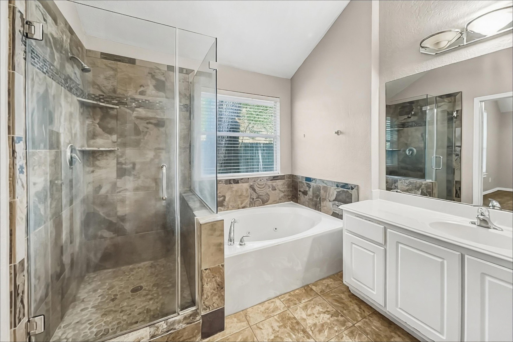 5 Paddock Pines Place Property Photo 11