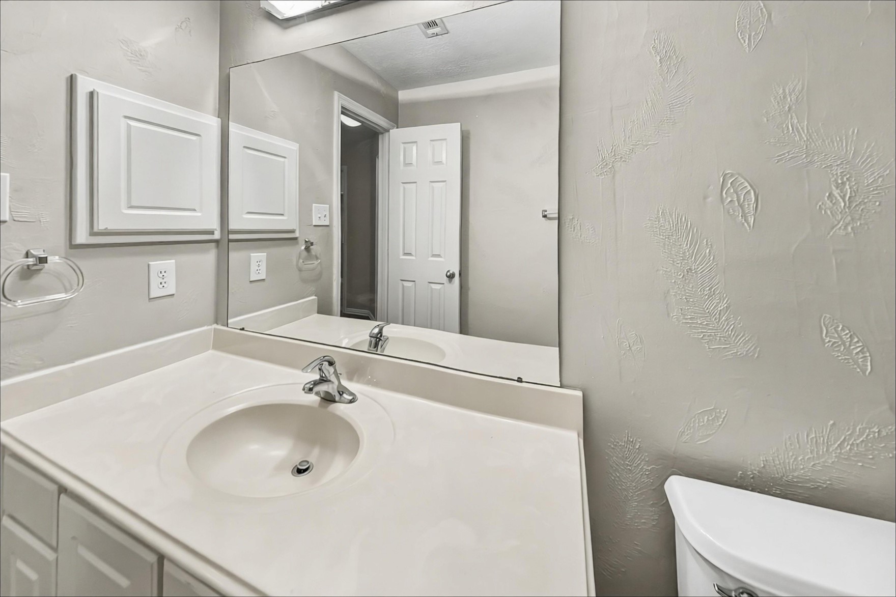 5 Paddock Pines Place Property Photo 13