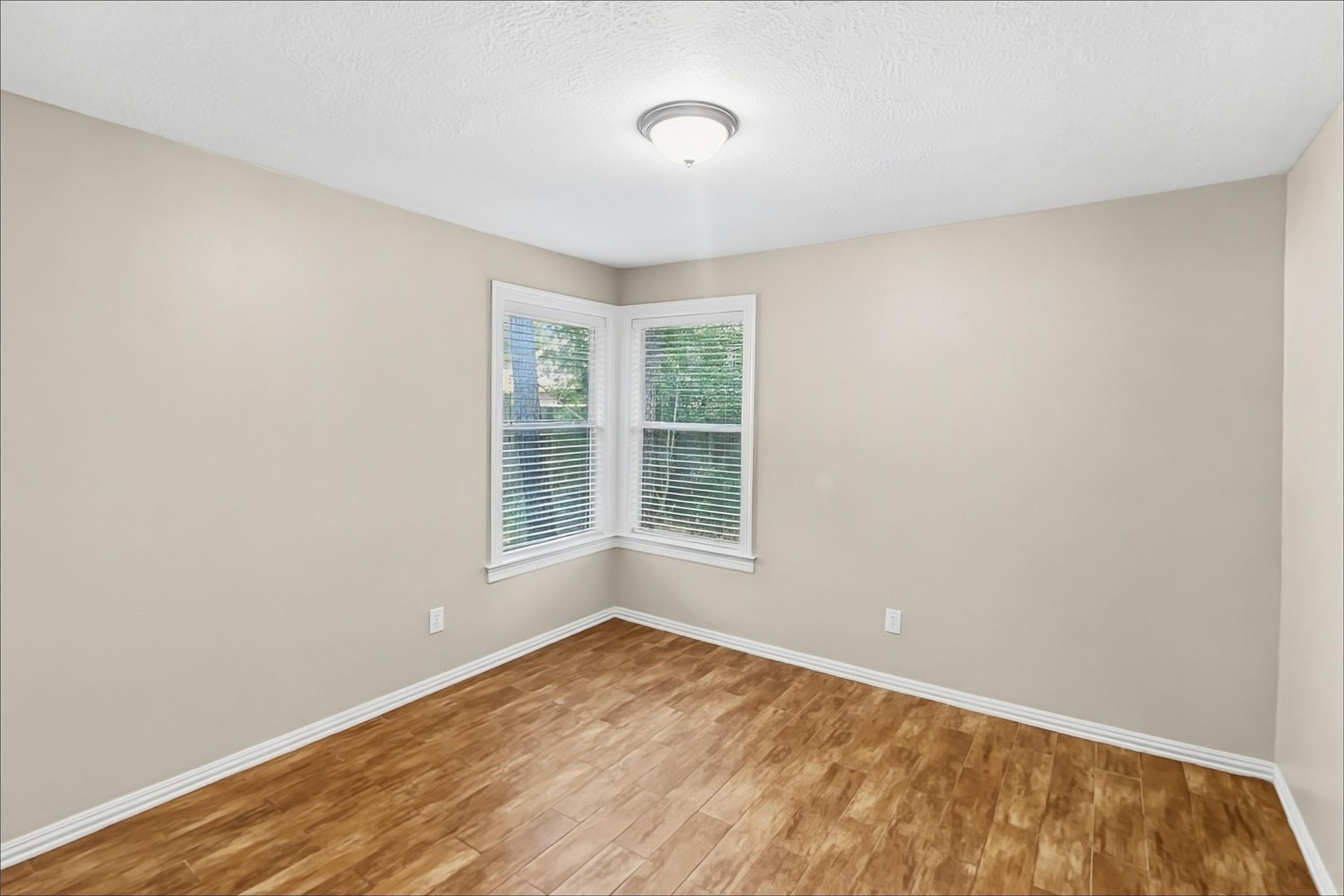5 Paddock Pines Place Property Photo 14
