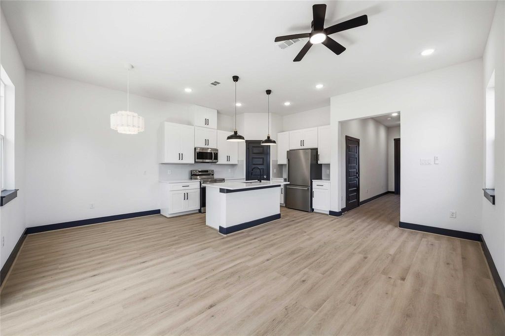 4630 Edfield Street B Property Photo 6