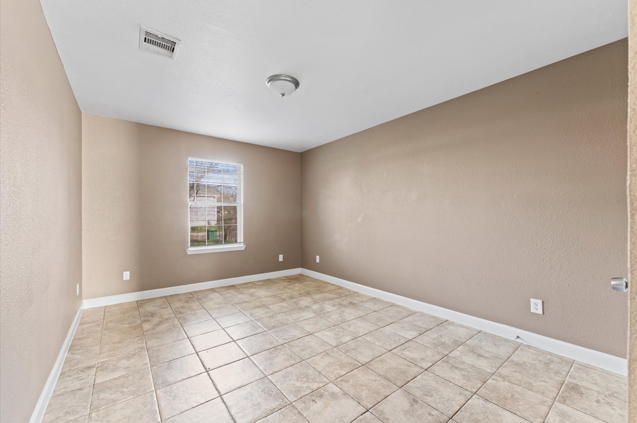 8914 Vinearbor Street Property Photo 11
