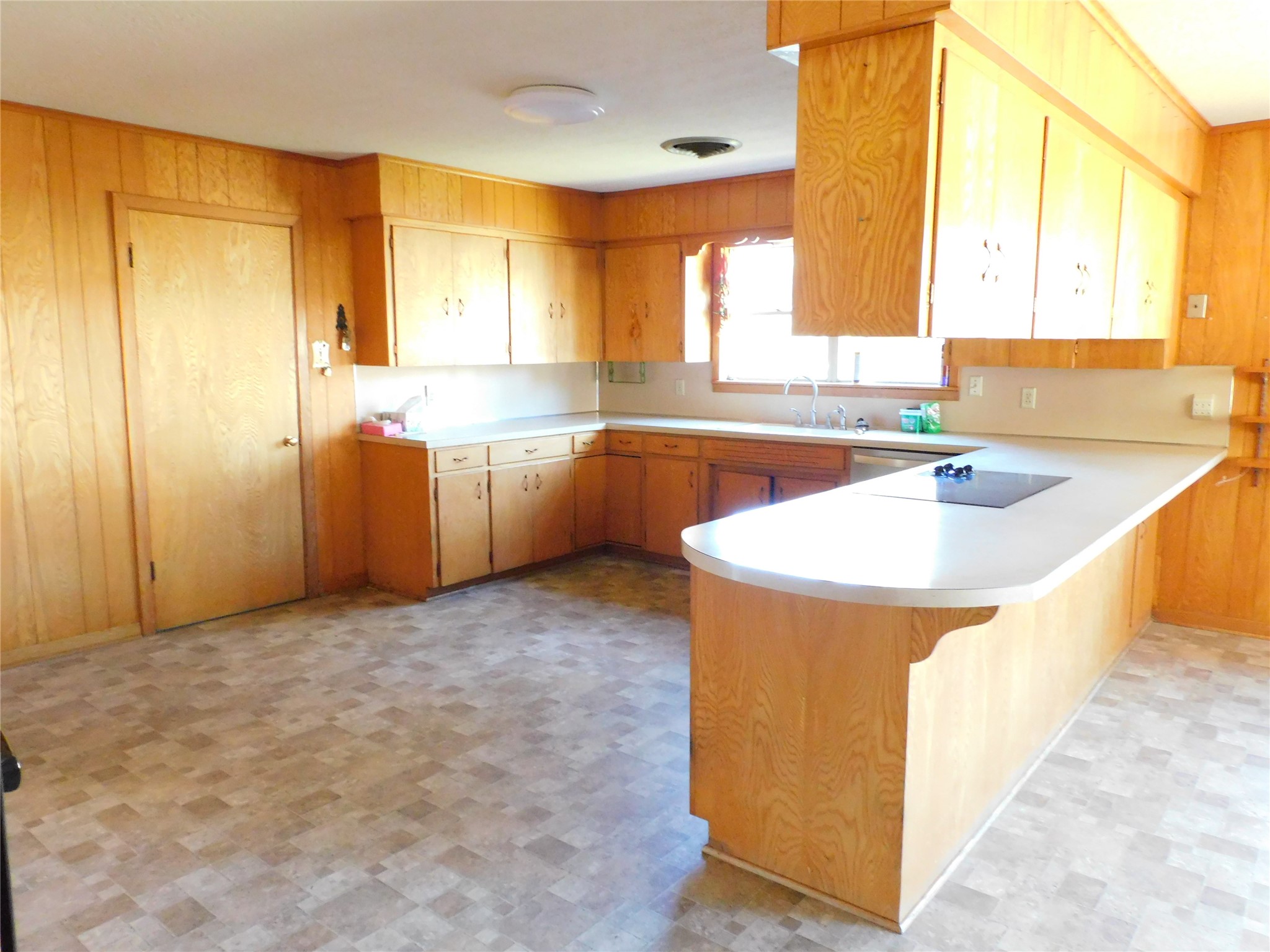 2408 Gun And Rod Road Property Photo 8