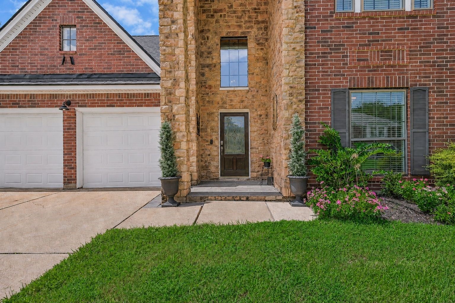 1501 W Castlewood Avenue Property Photo 6