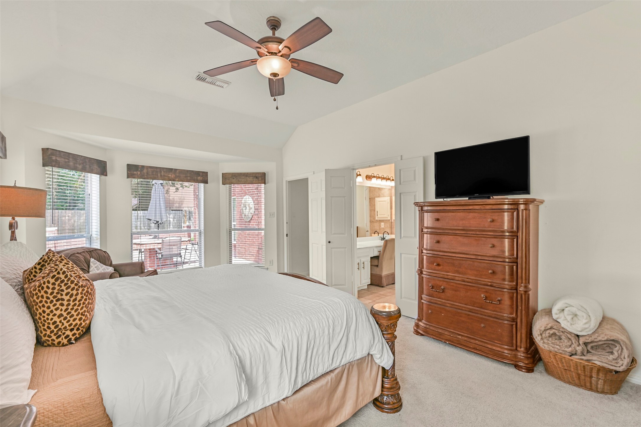 1501 W Castlewood Avenue Property Photo 26