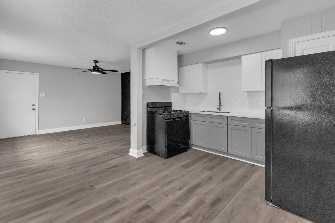 3613 Crane Street Property Photo 6