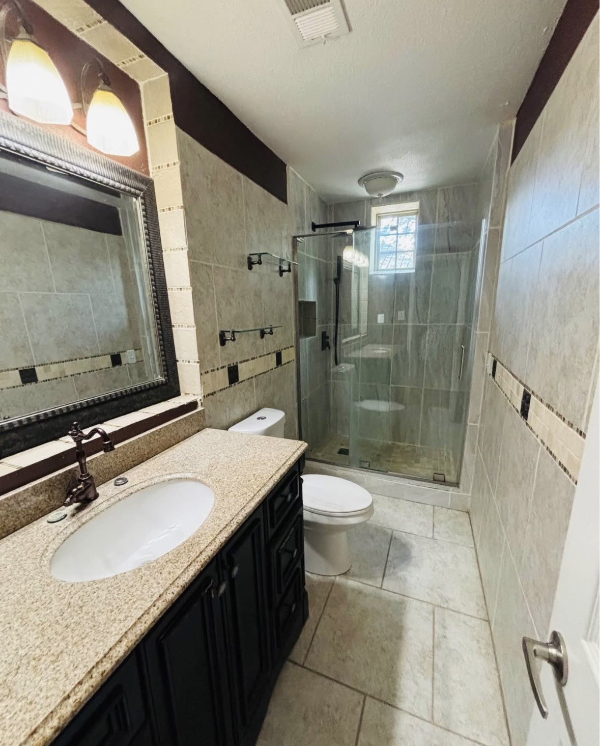 19423 Cypress Bay Property Photo 6