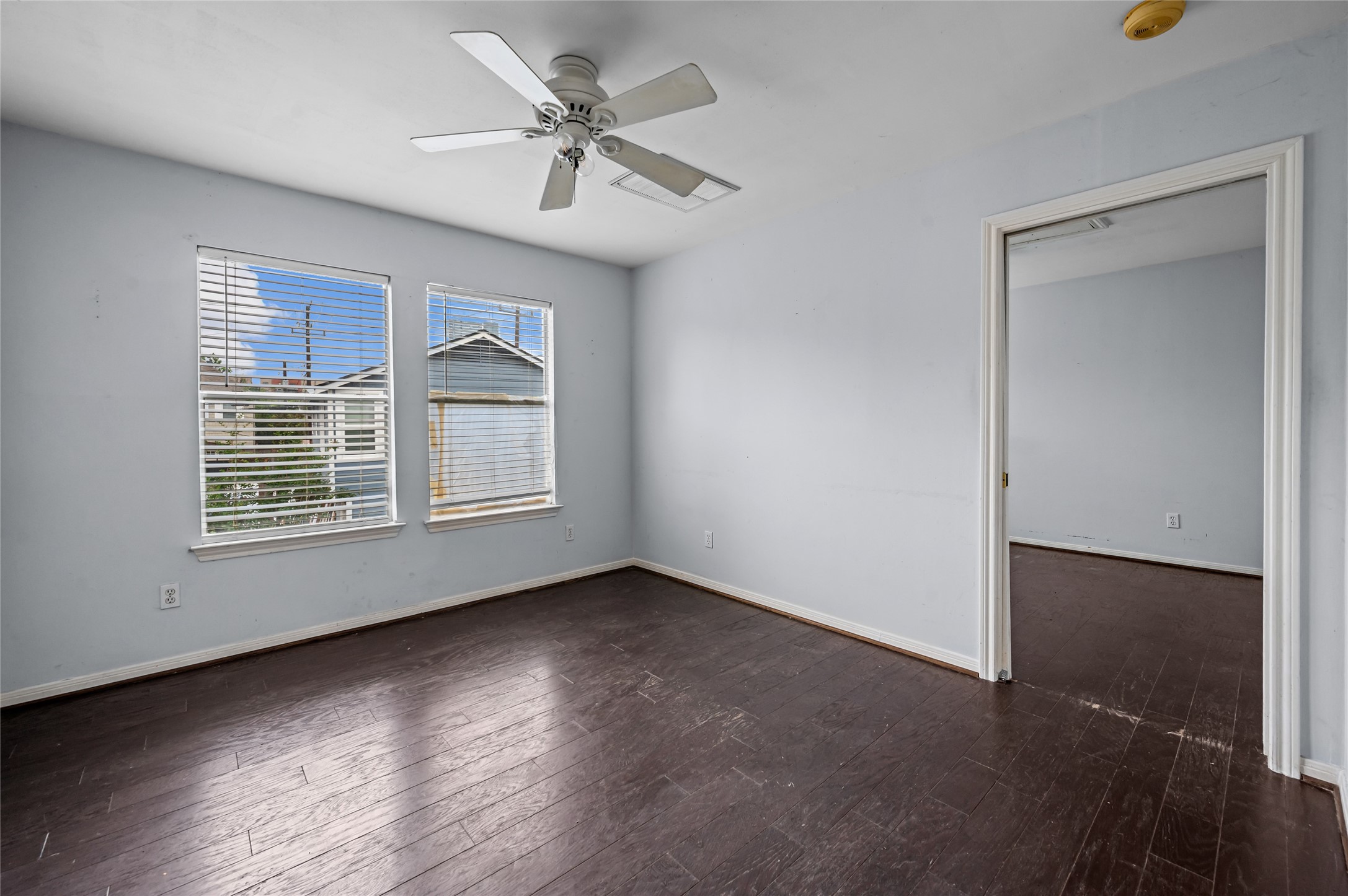 2142 Sul Ross A Property Photo 9
