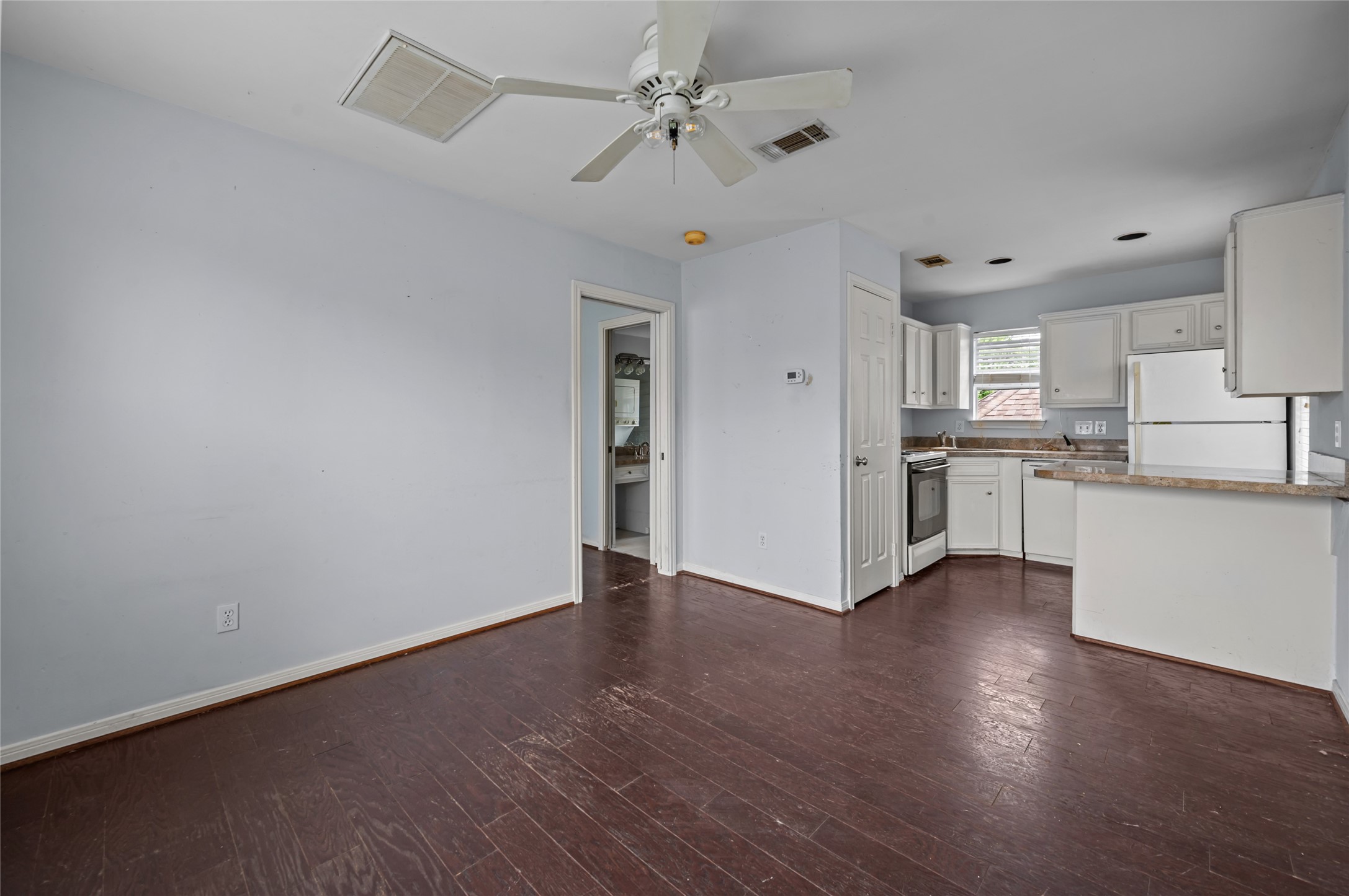 2142 Sul Ross A Property Photo 10