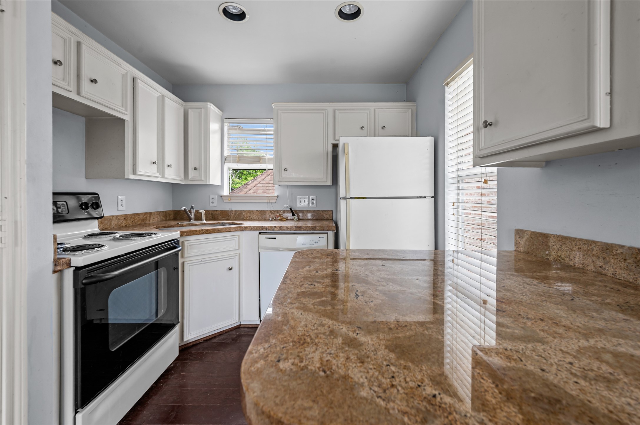 2142 Sul Ross A Property Photo 13