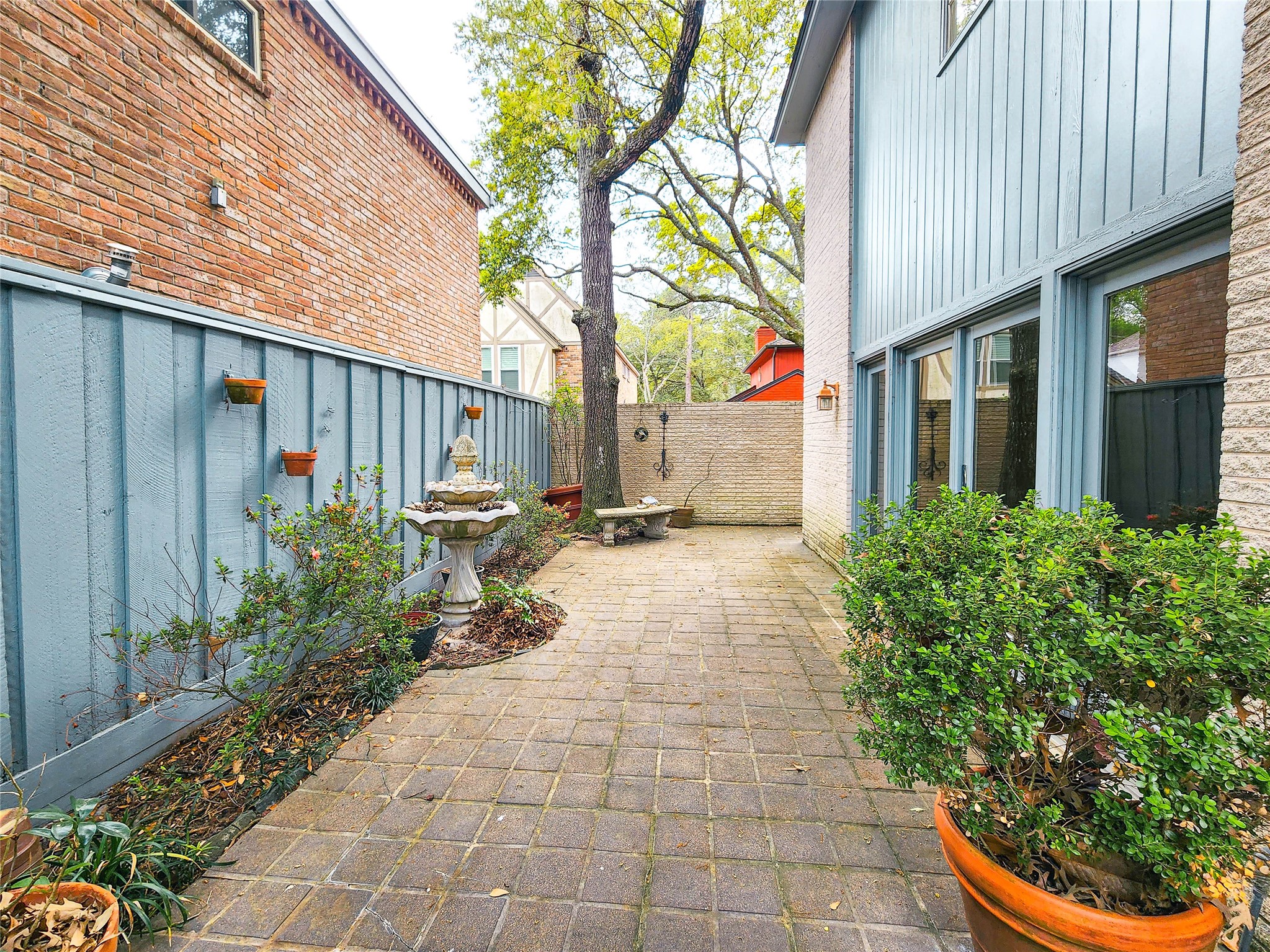 12 Kings Row Property Photo 6