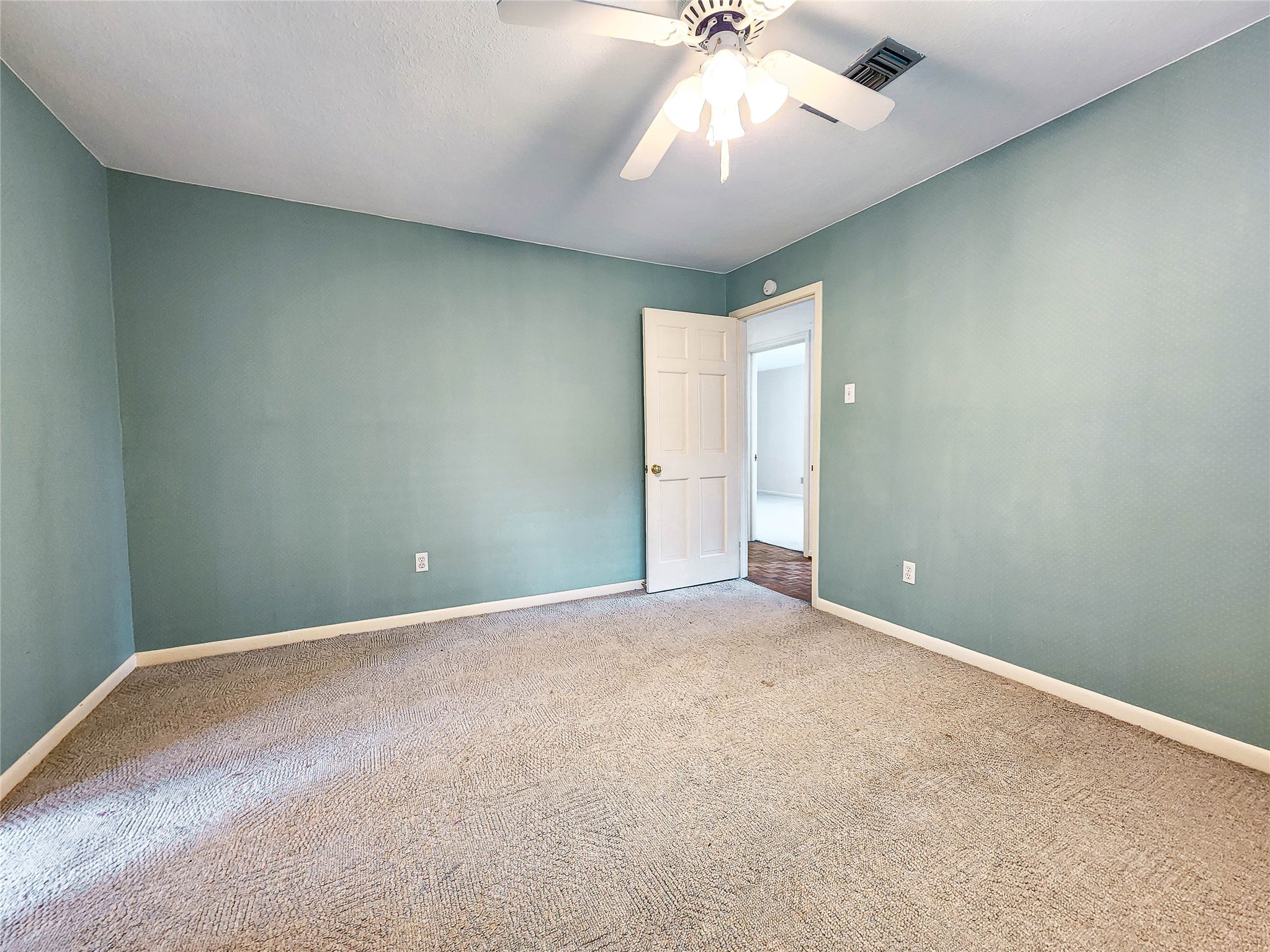 12 Kings Row Property Photo 12