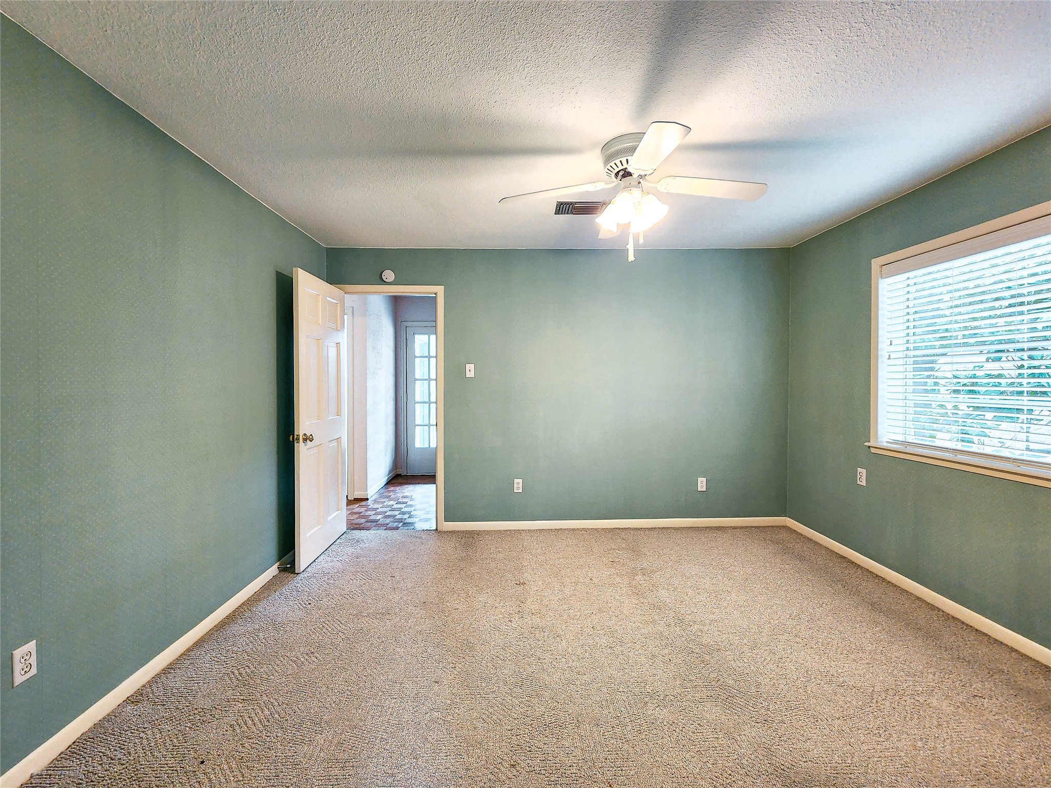12 Kings Row Property Photo 13