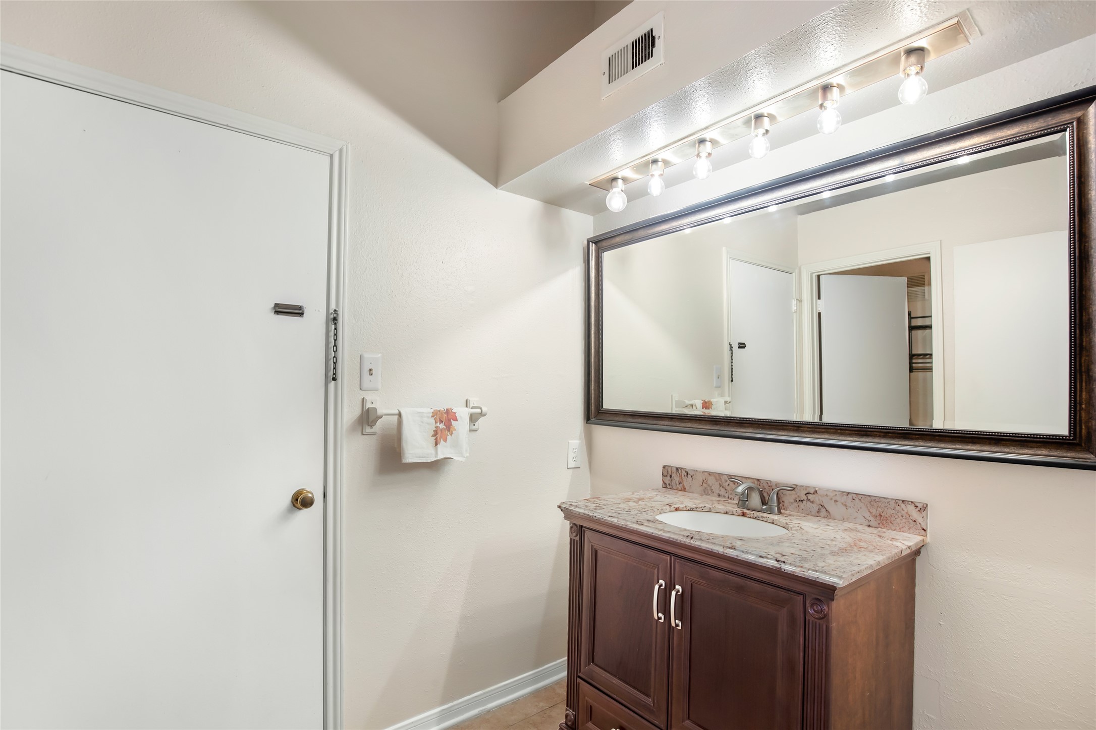8055 Cambridge Street 28 Property Photo 6