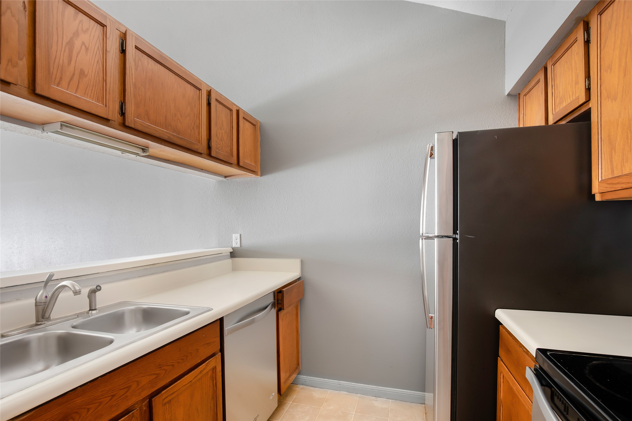 8055 Cambridge Street 28 Property Photo 7