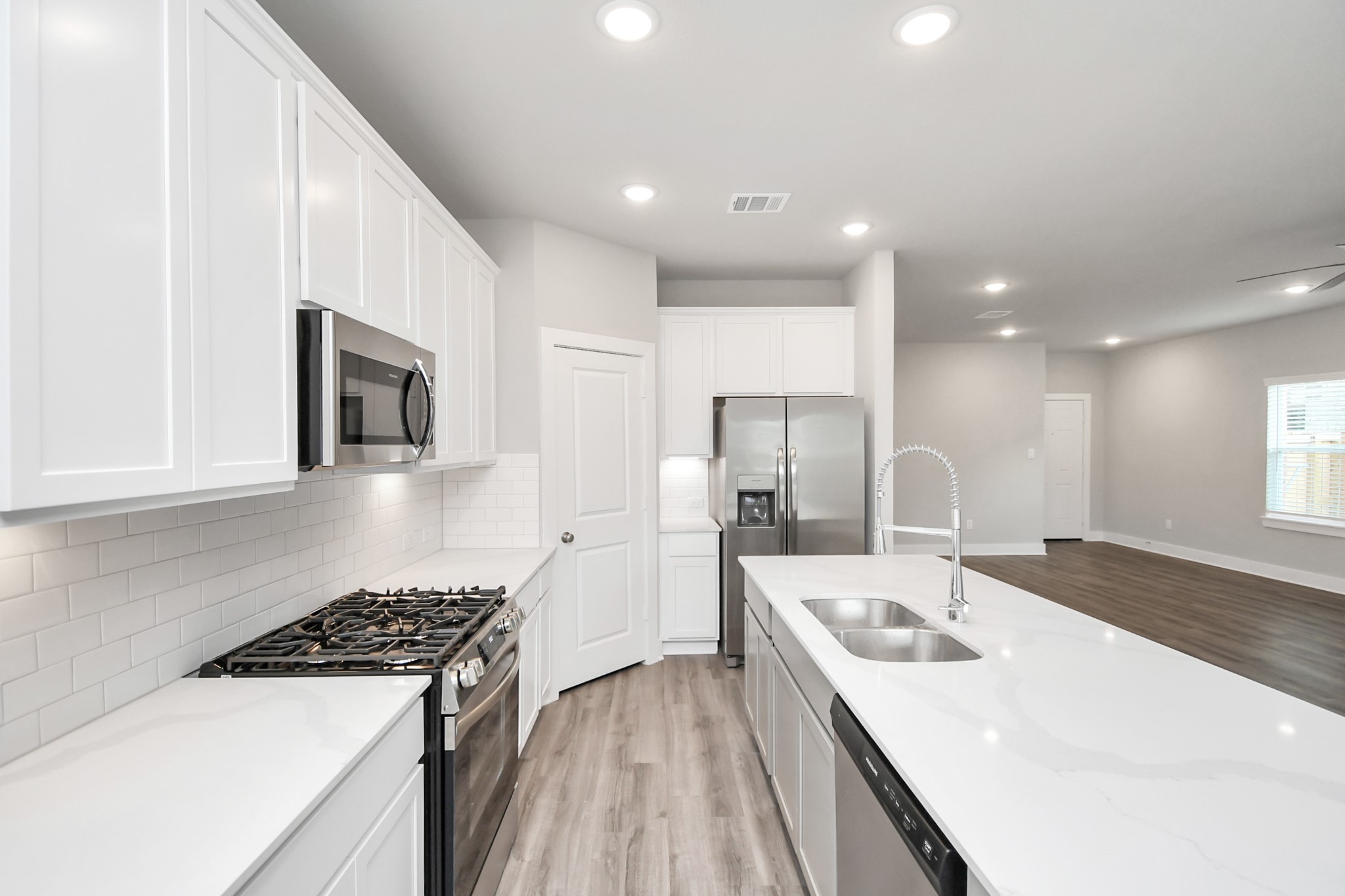 21047 Bay Village Drive A Property Photo 3