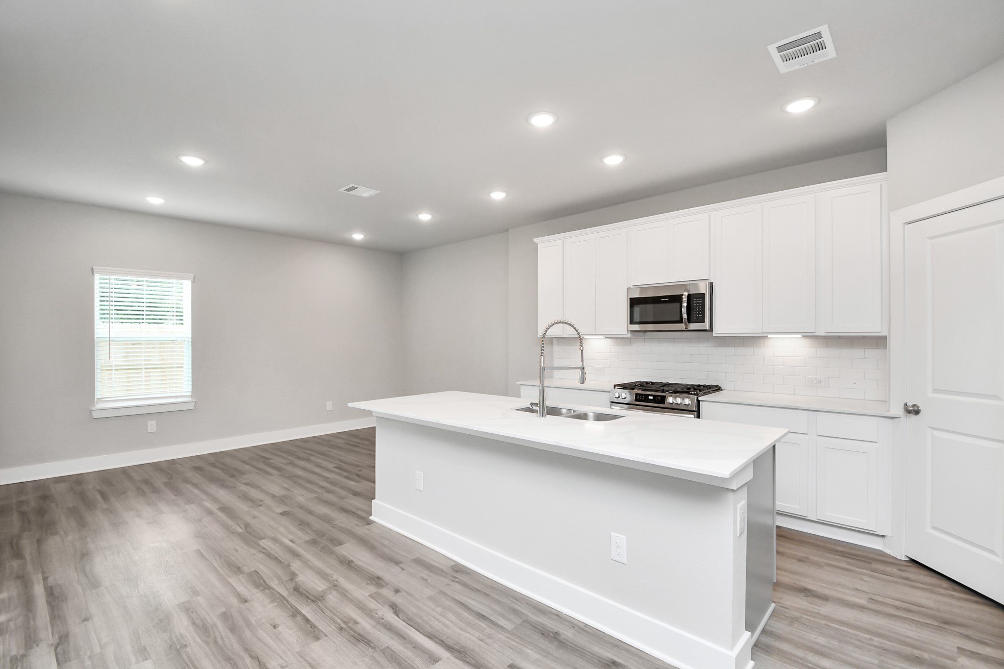 21047 Bay Village Drive A Property Photo 4
