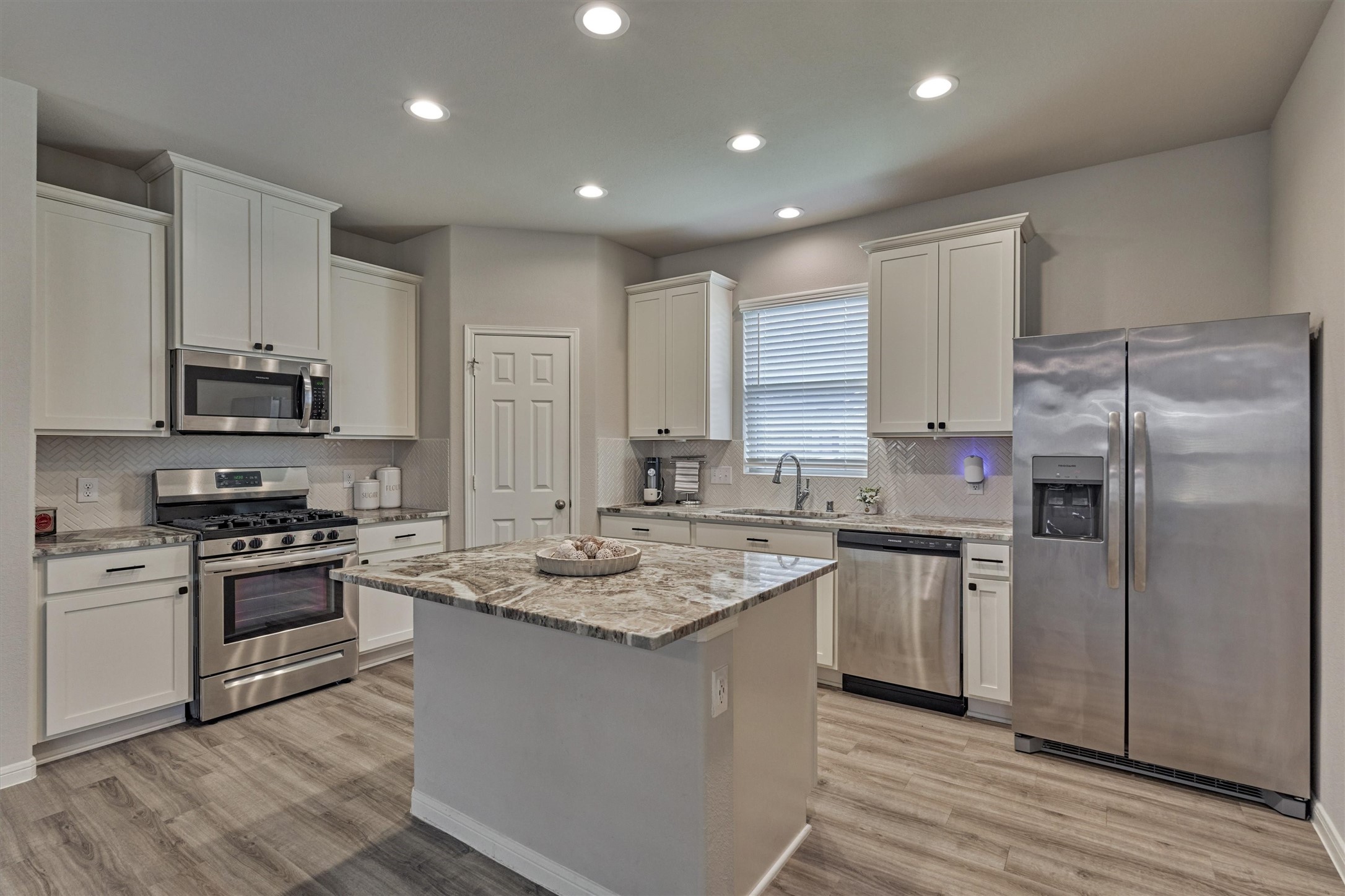 27087 Grey Fox Run Property Photo 7