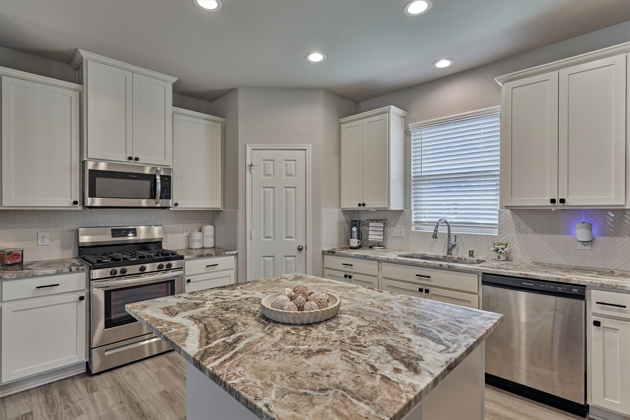 27087 Grey Fox Run Property Photo 8