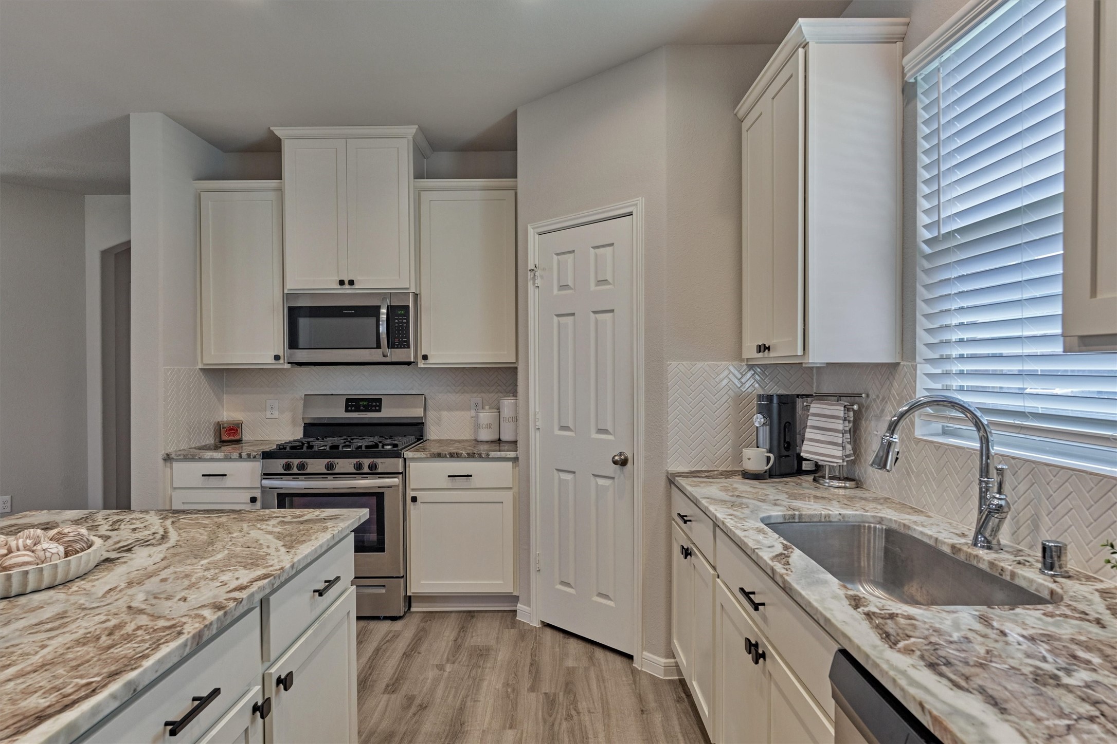 27087 Grey Fox Run Property Photo 9