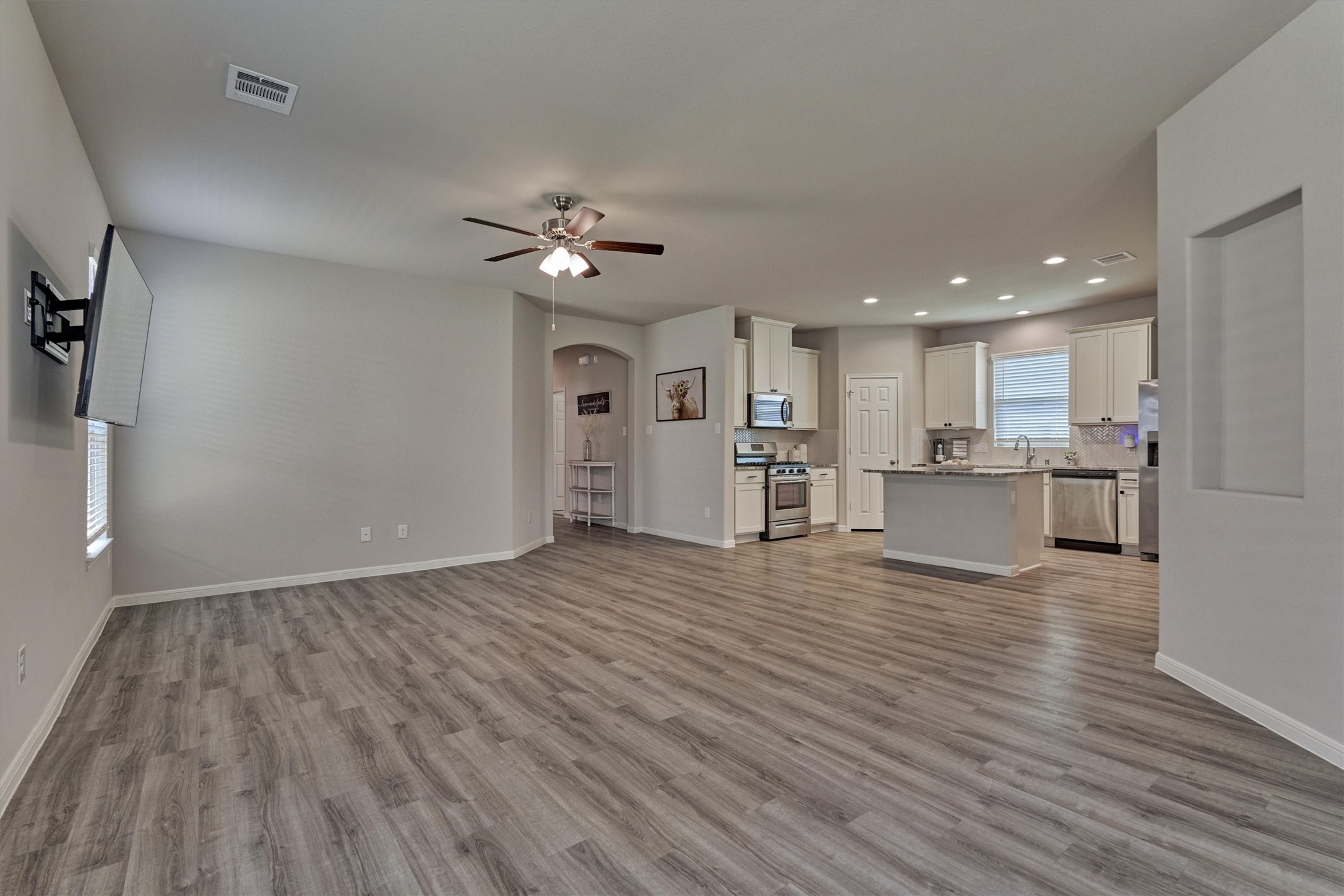 27087 Grey Fox Run Property Photo 14