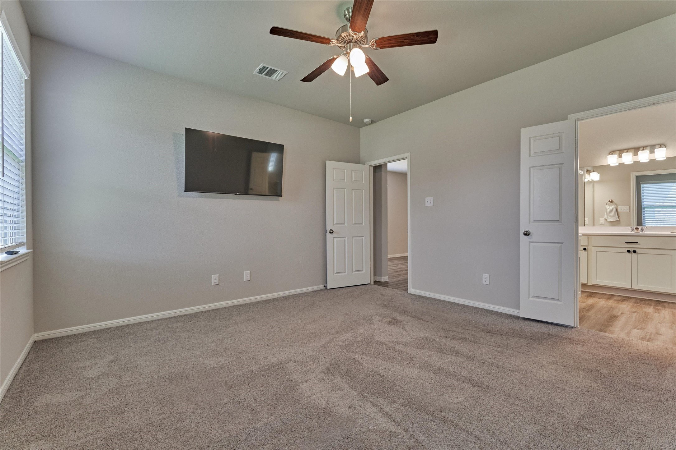 27087 Grey Fox Run Property Photo 17