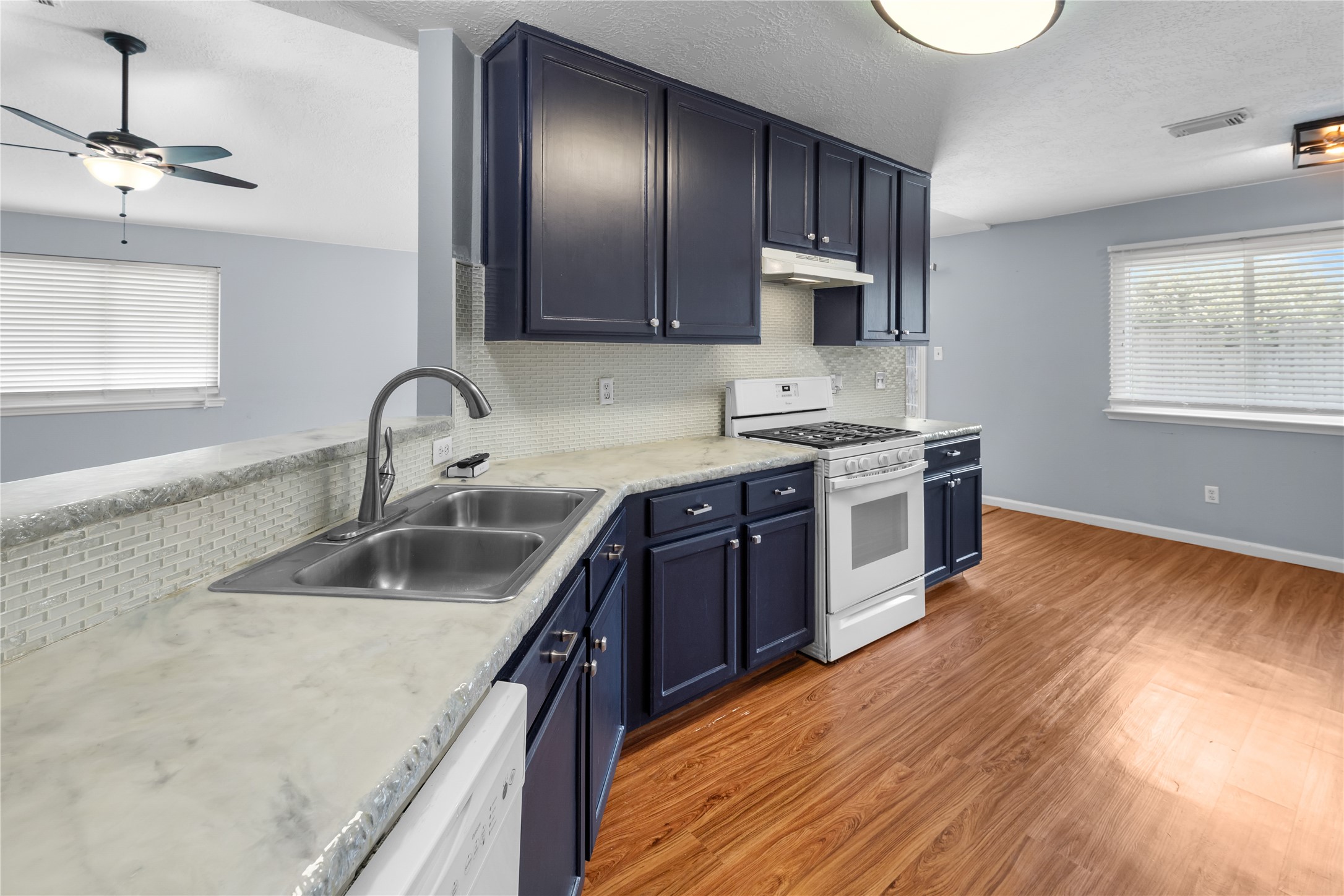 1735 Oak Ridge Drive Property Photo 4