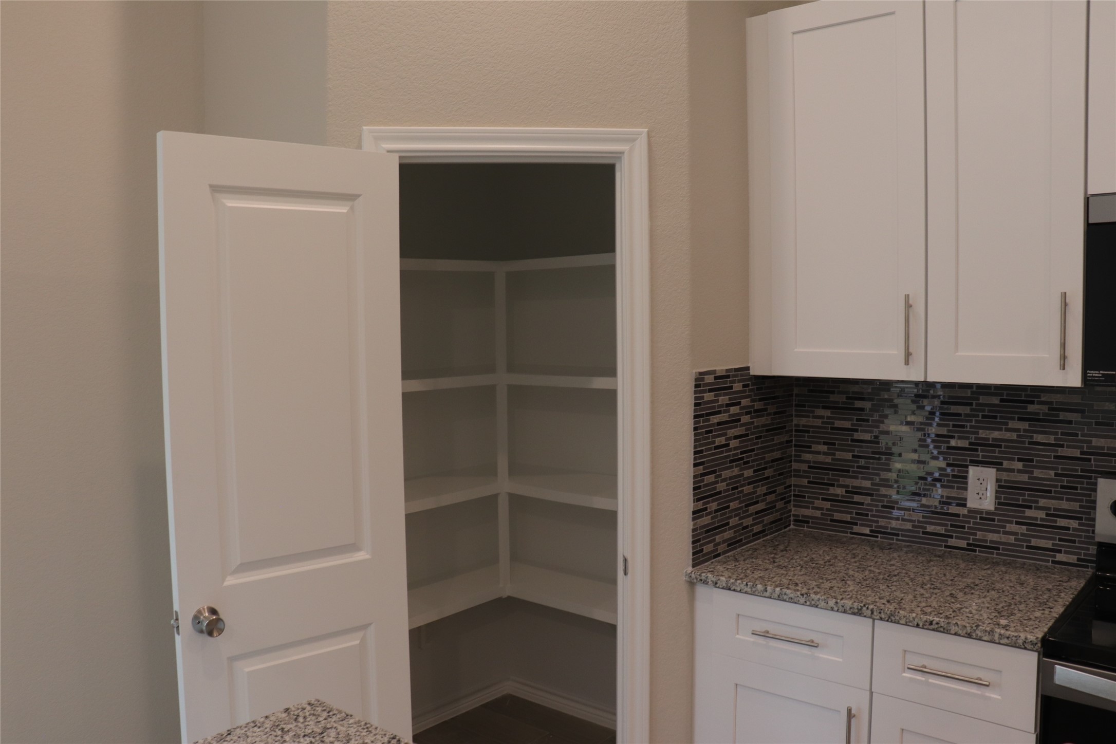 9810 Arbor Oak Property Photo 4