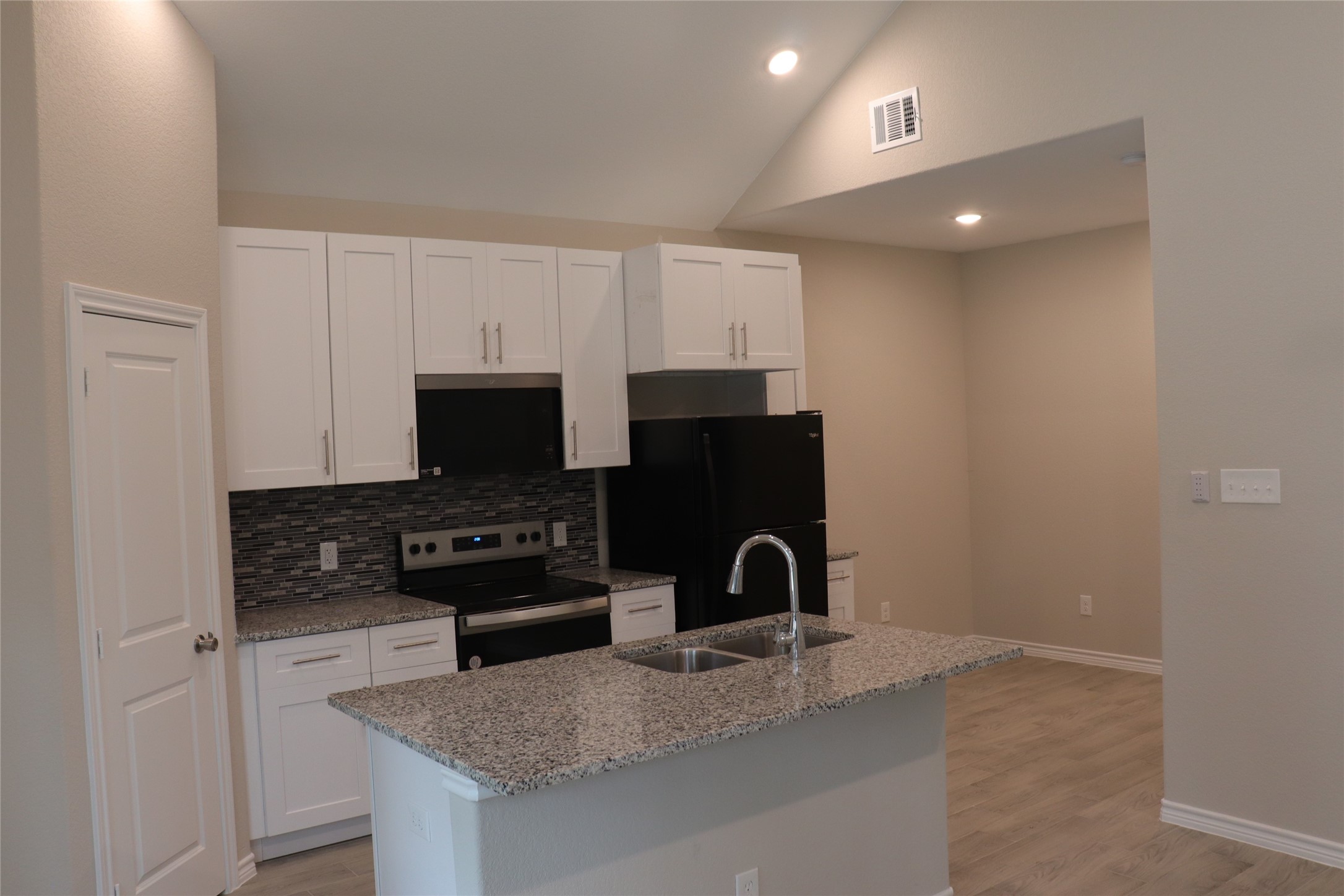 9810 Arbor Oak Property Photo 5