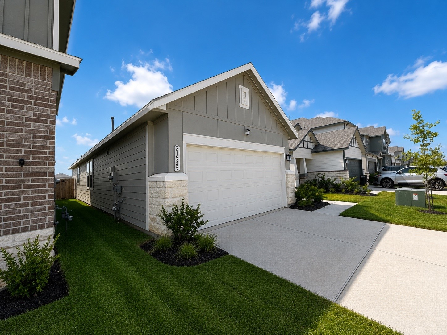 21535 Cypress Trellis Drive Property Photo 3