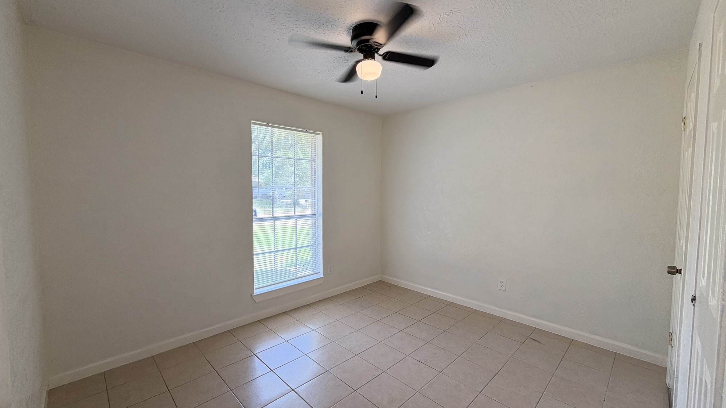 13102 Boyer Lane Property Photo 6
