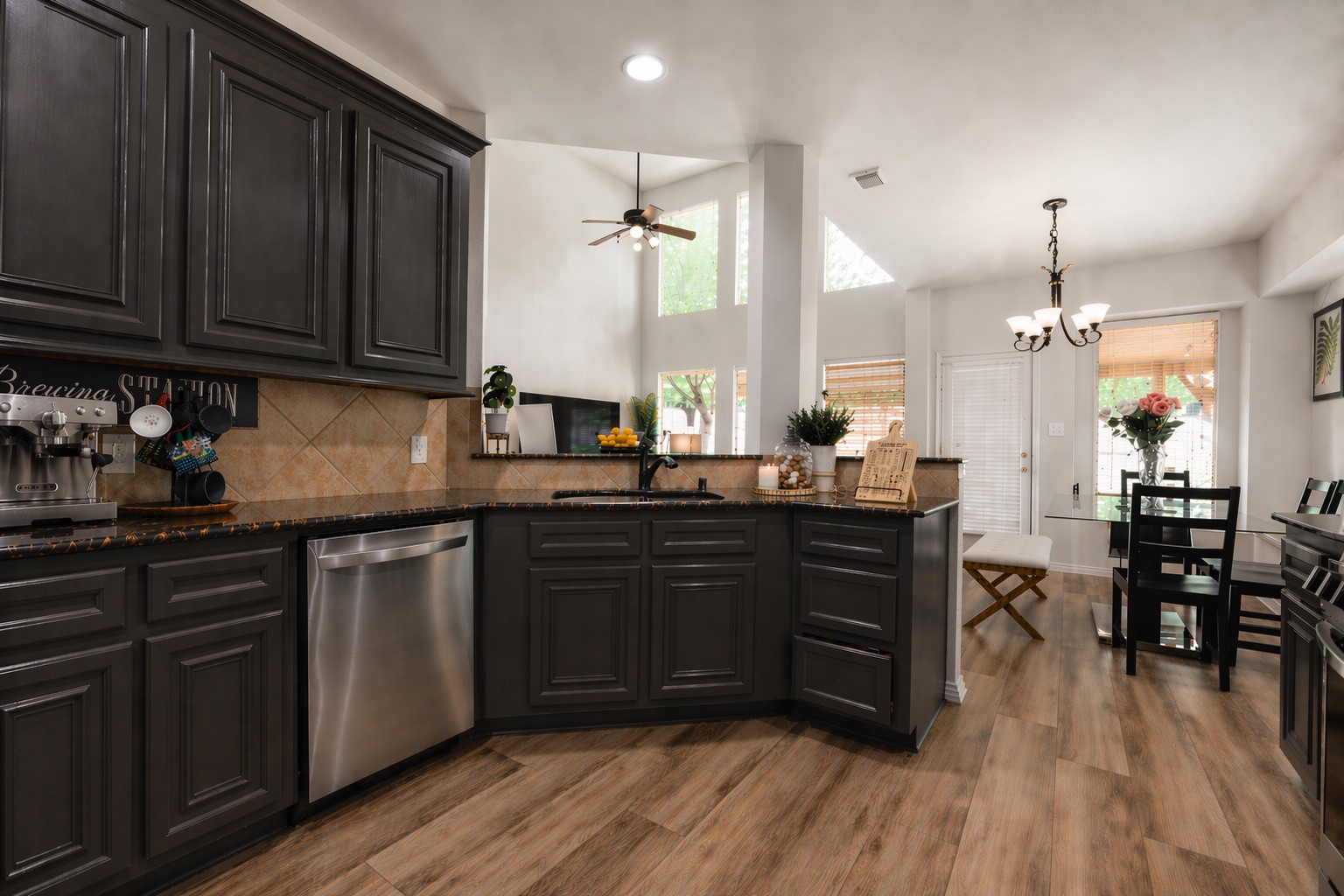 25806 Palmdale Estate Drive Property Photo 15
