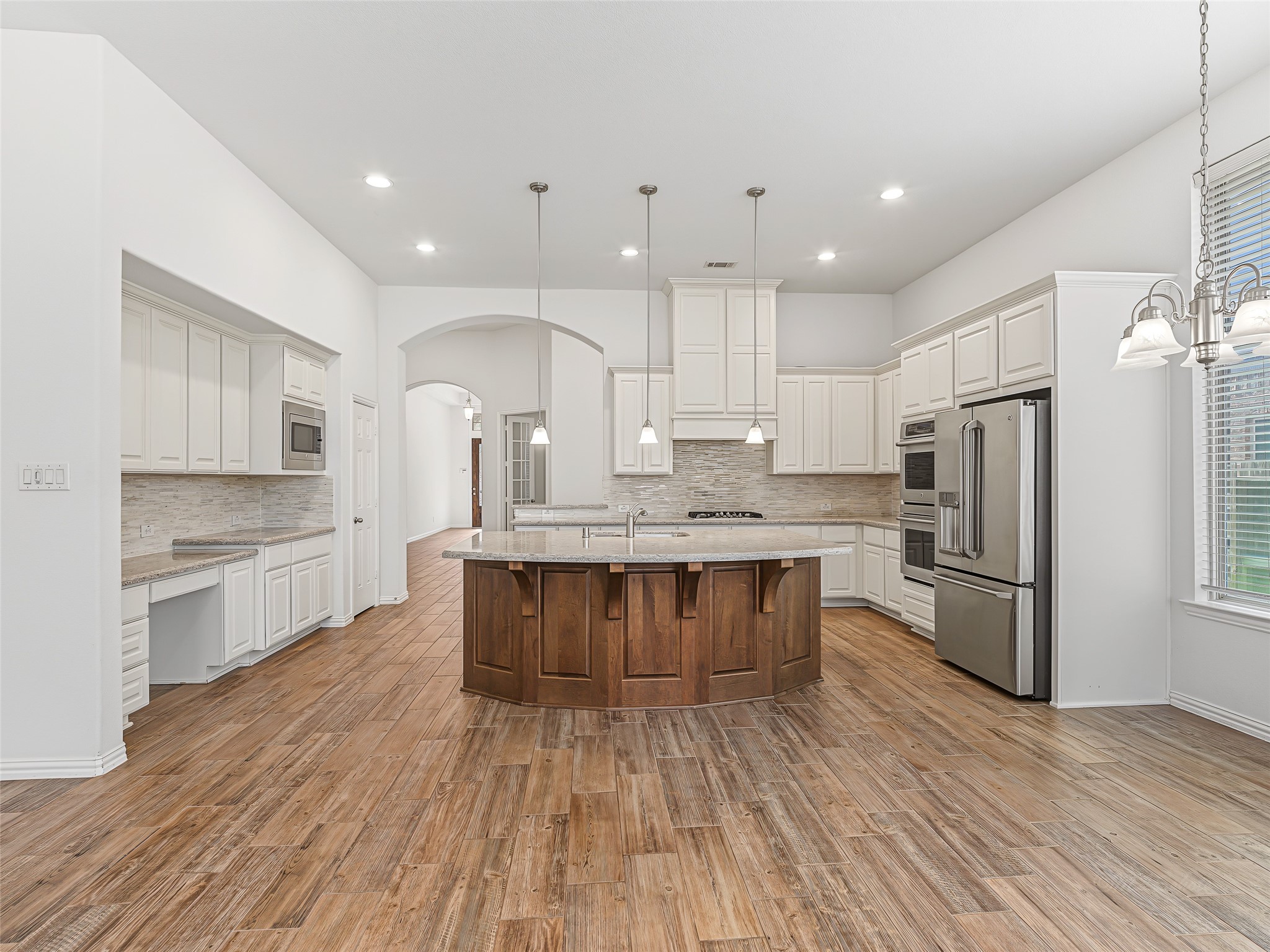 27215 Symphony Creek Lane Property Photo 3