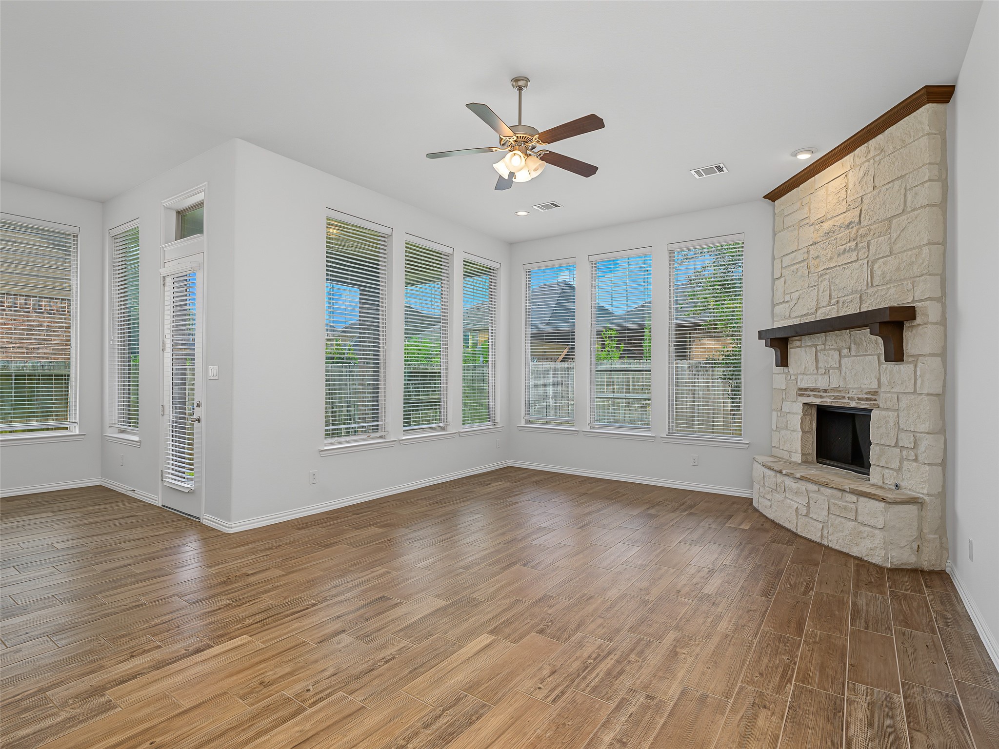 27215 Symphony Creek Lane Property Photo 8