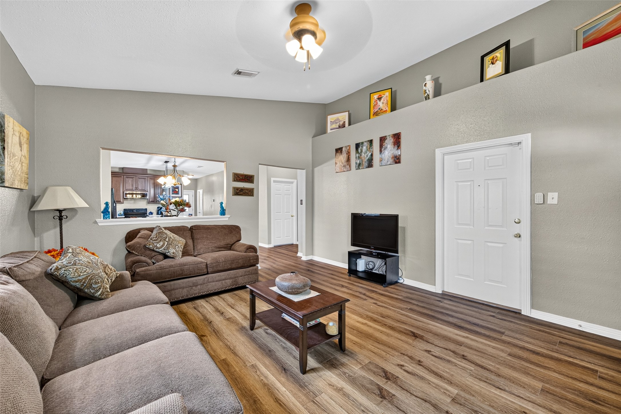 21310 Sweet Grass Lane Property Photo 6