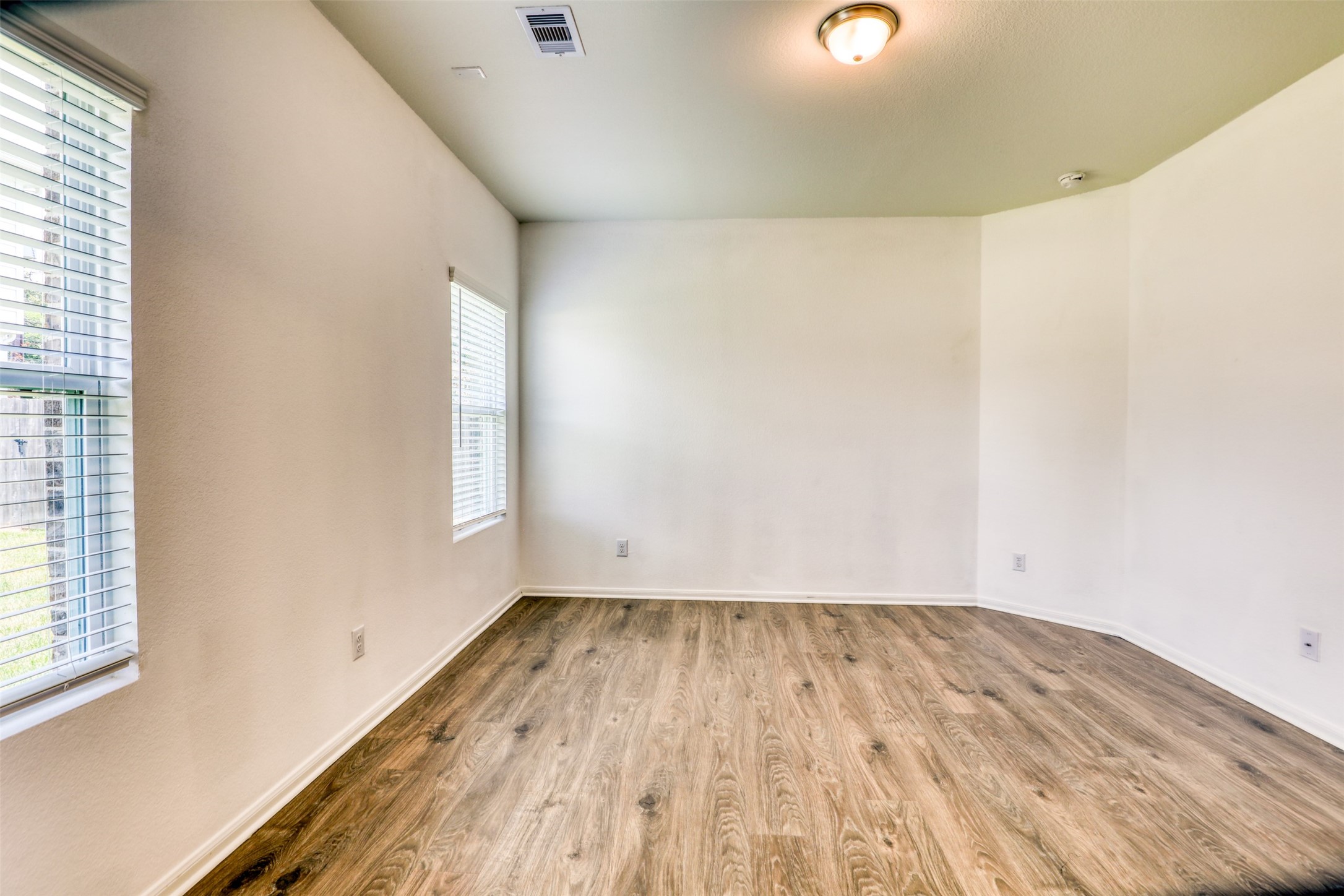407 Magnolia Street Property Photo 12