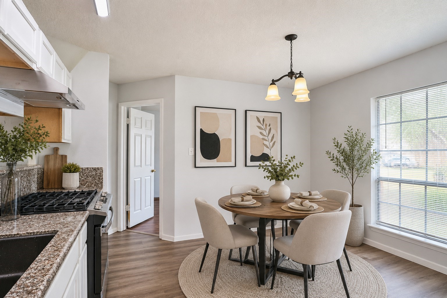 2706 S Brompton Drive Property Photo 10