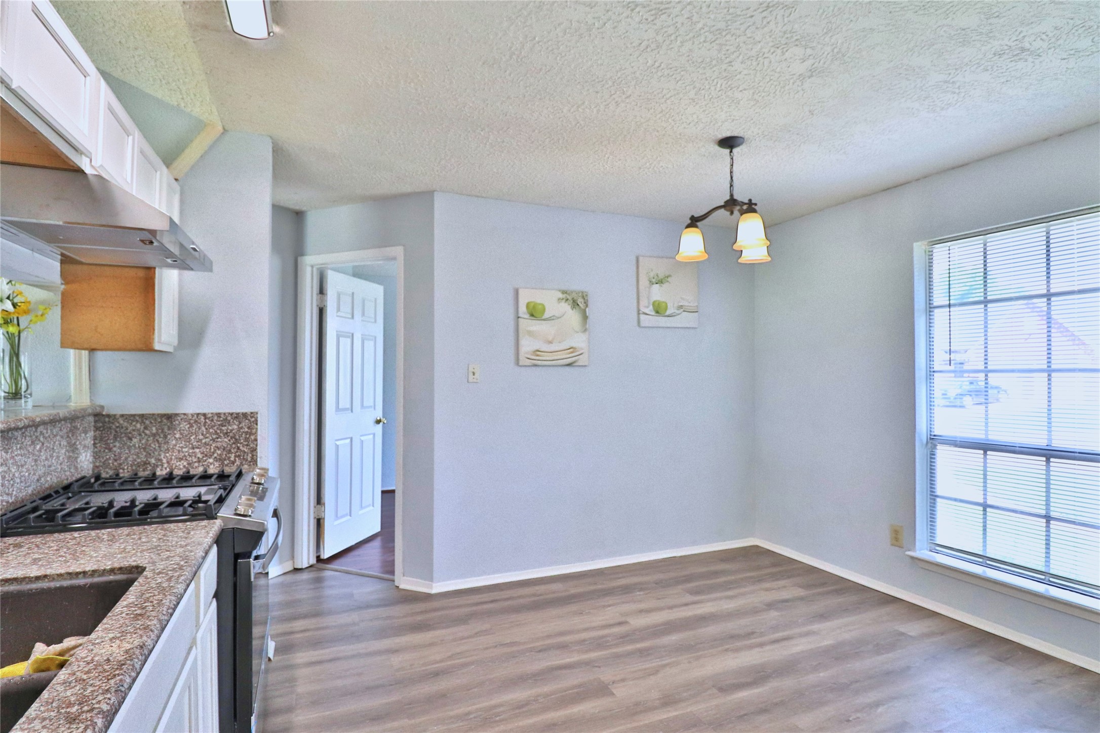 2706 S Brompton Drive Property Photo 11