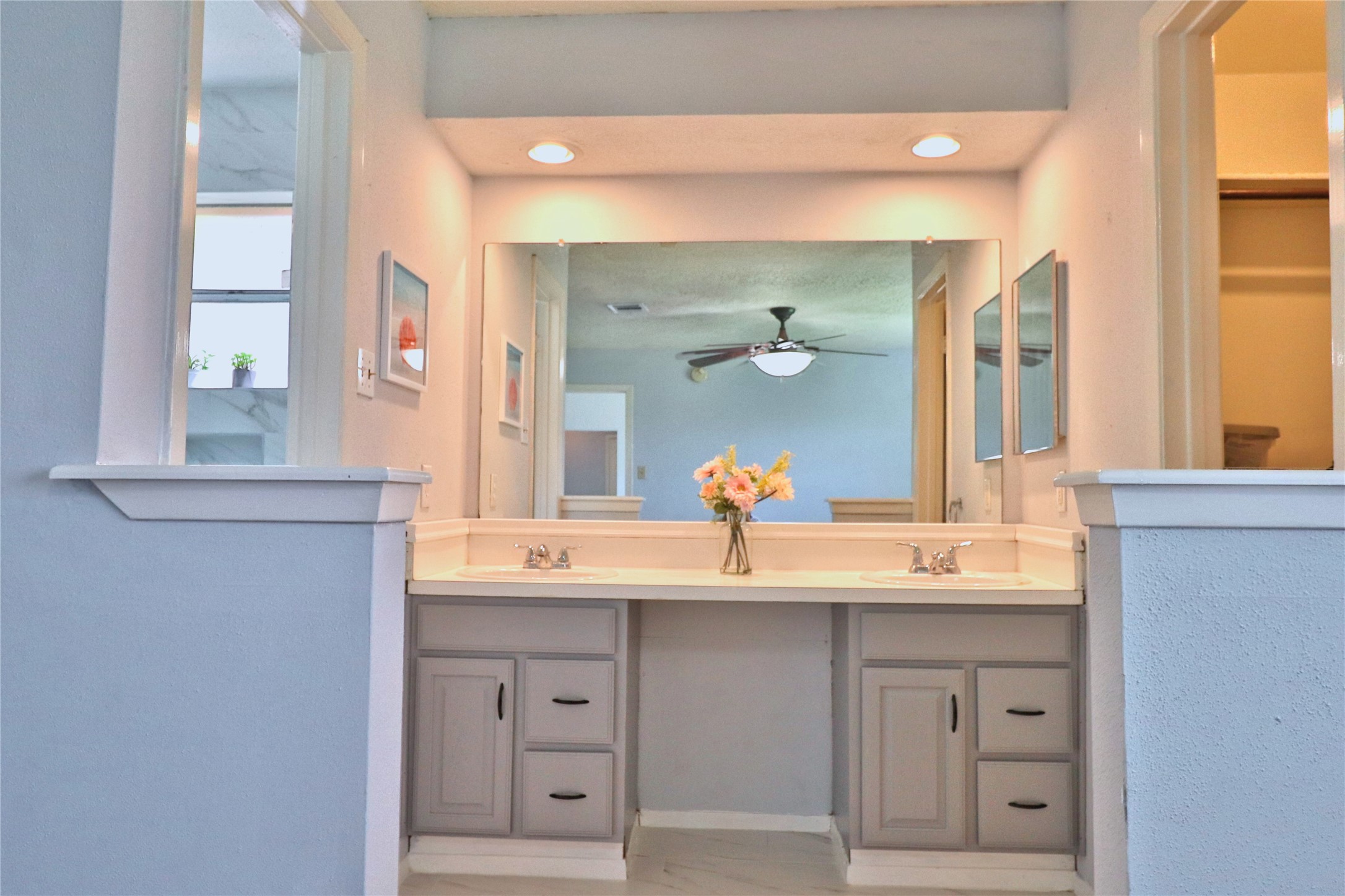 2706 S Brompton Drive Property Photo 16