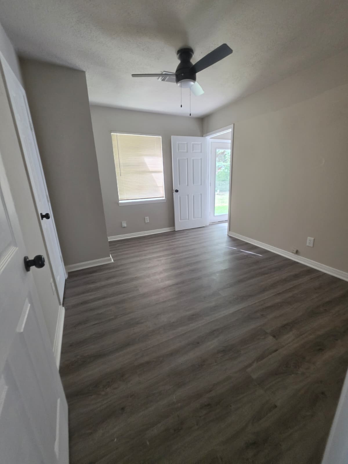 10922 Lockgate Lane Property Photo 2