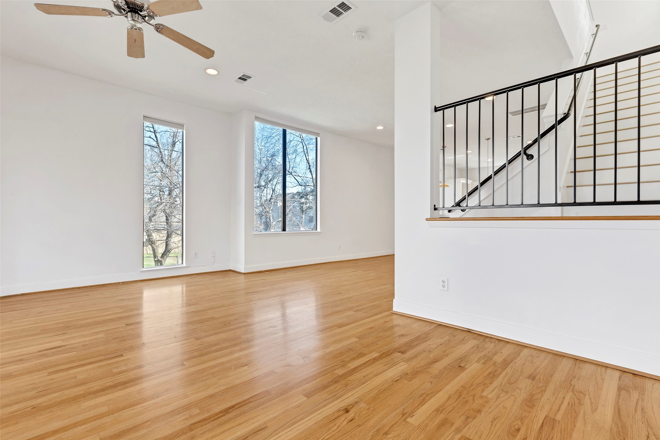 731 Reinerman Street Property Photo 6