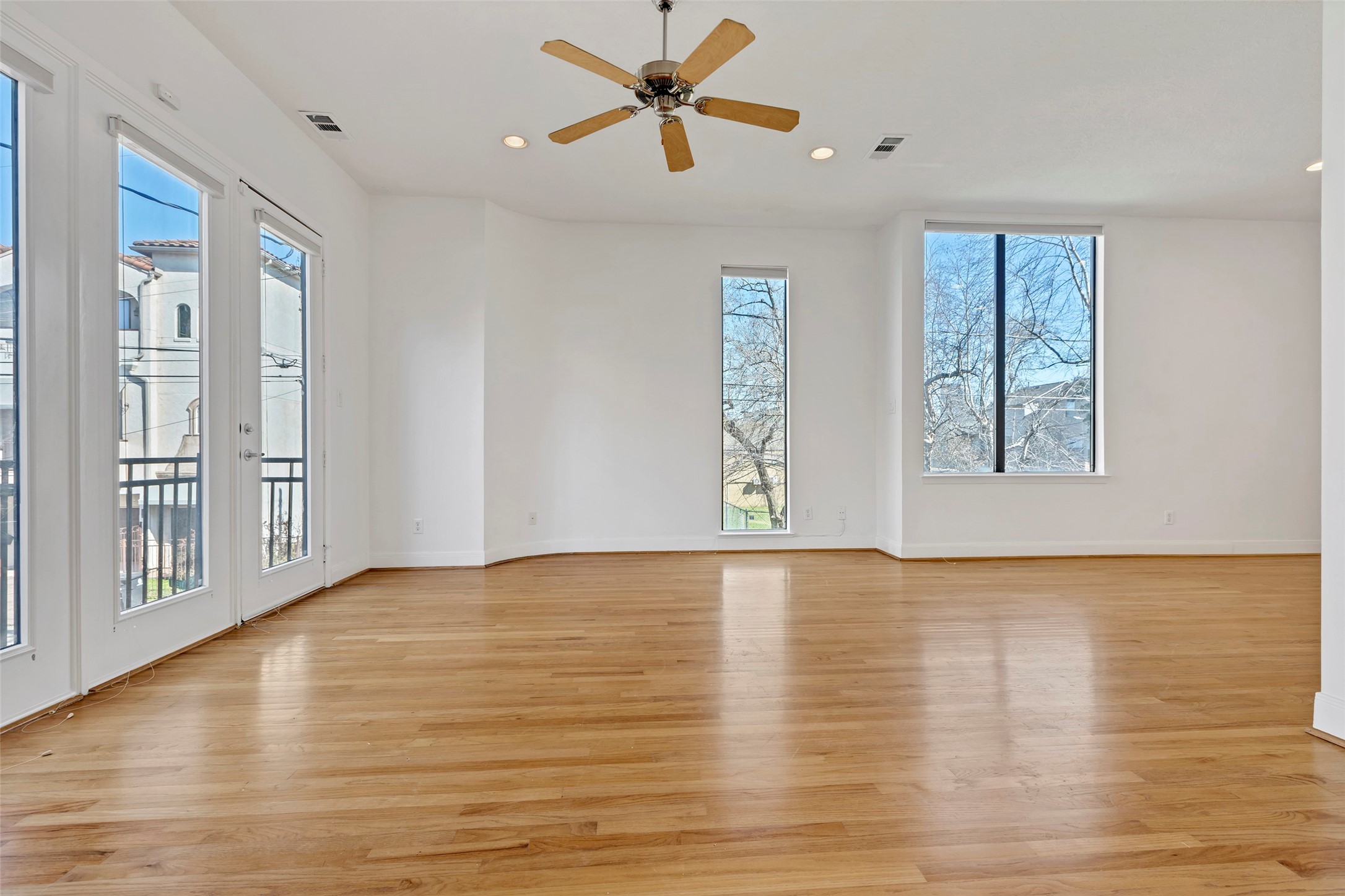 731 Reinerman Street Property Photo 8