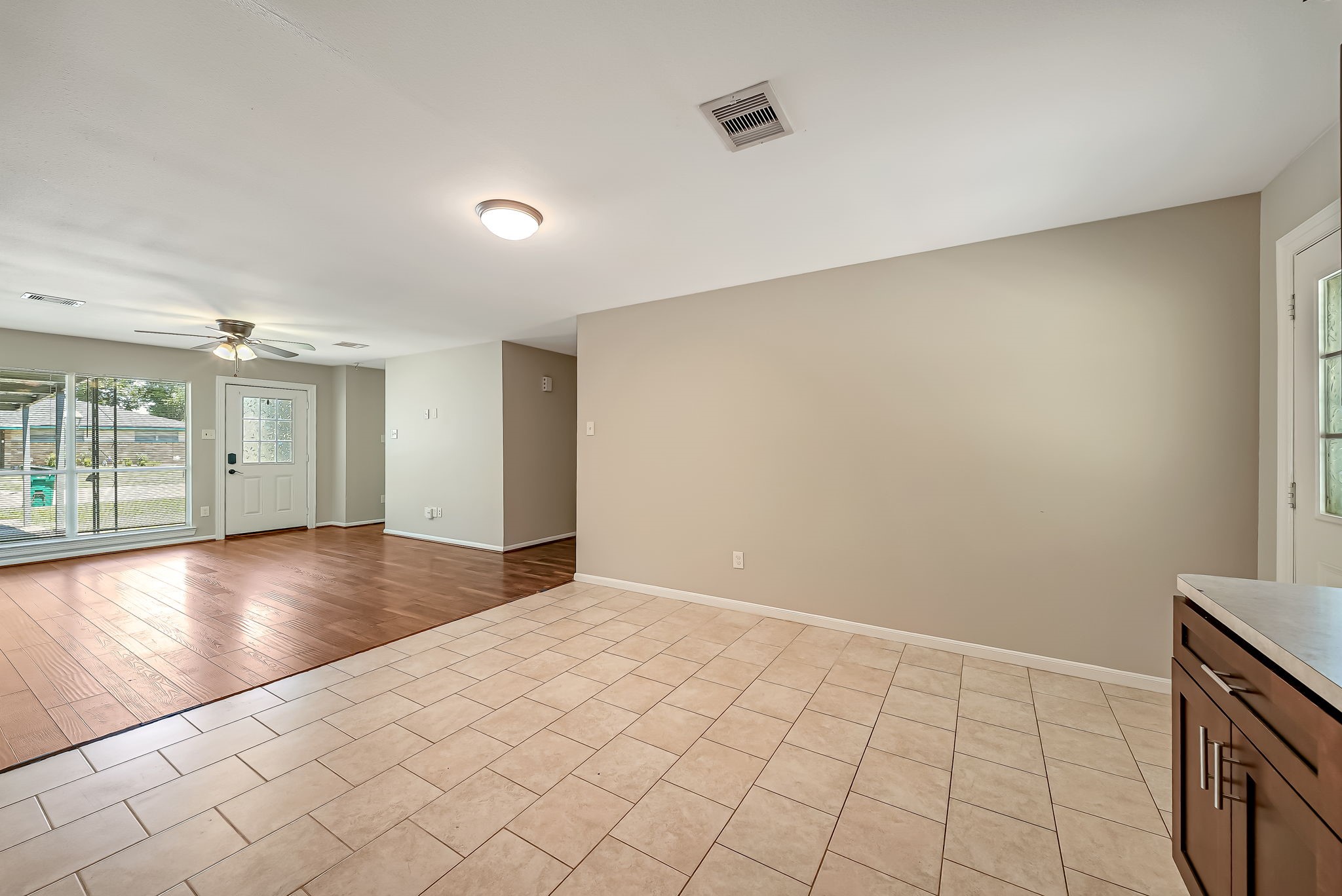 3302 Longwood Drive Property Photo 6
