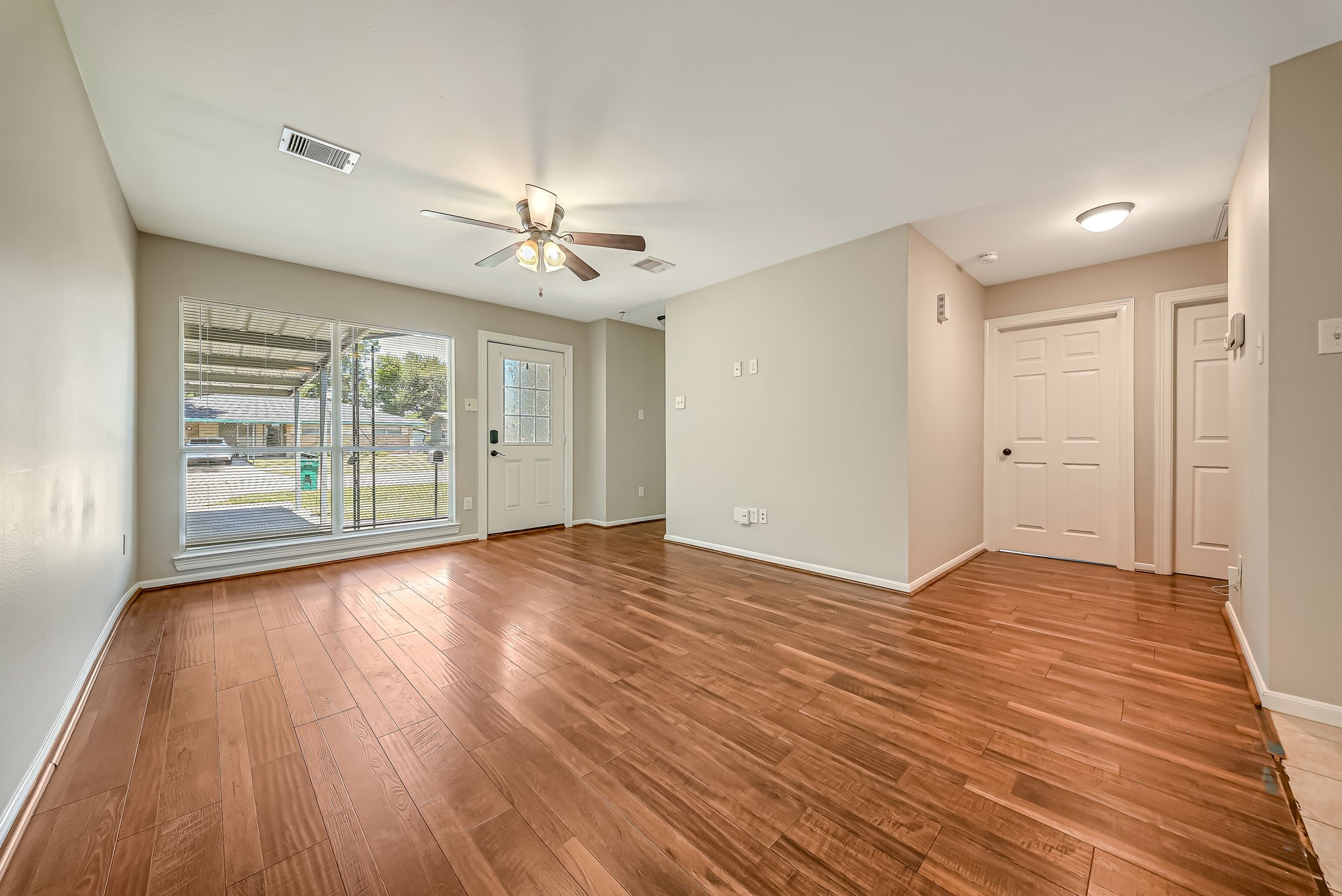 3302 Longwood Drive Property Photo 10
