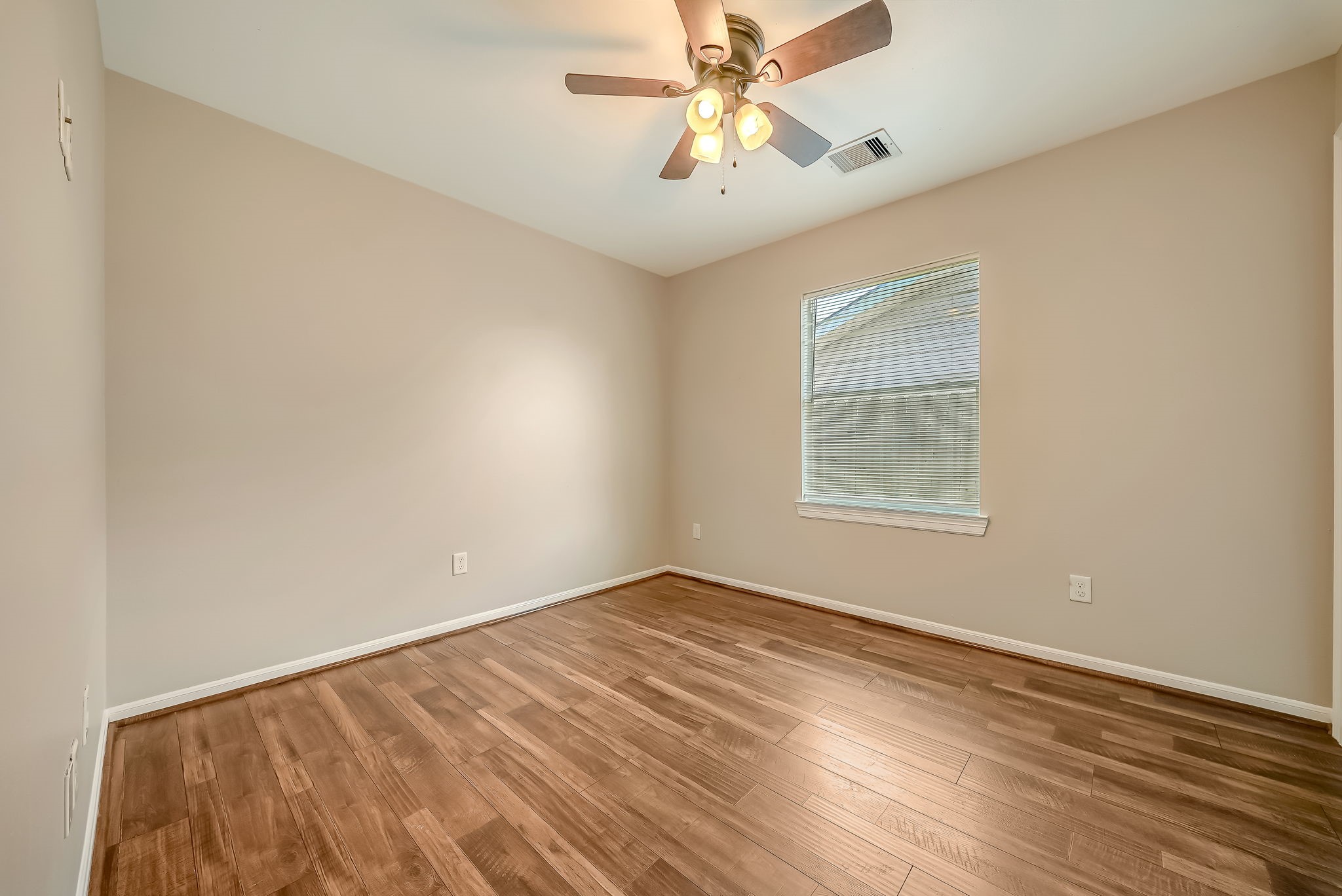 3302 Longwood Drive Property Photo 20