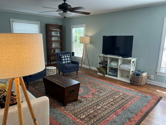2415 White Oak Drive Property Photo 3