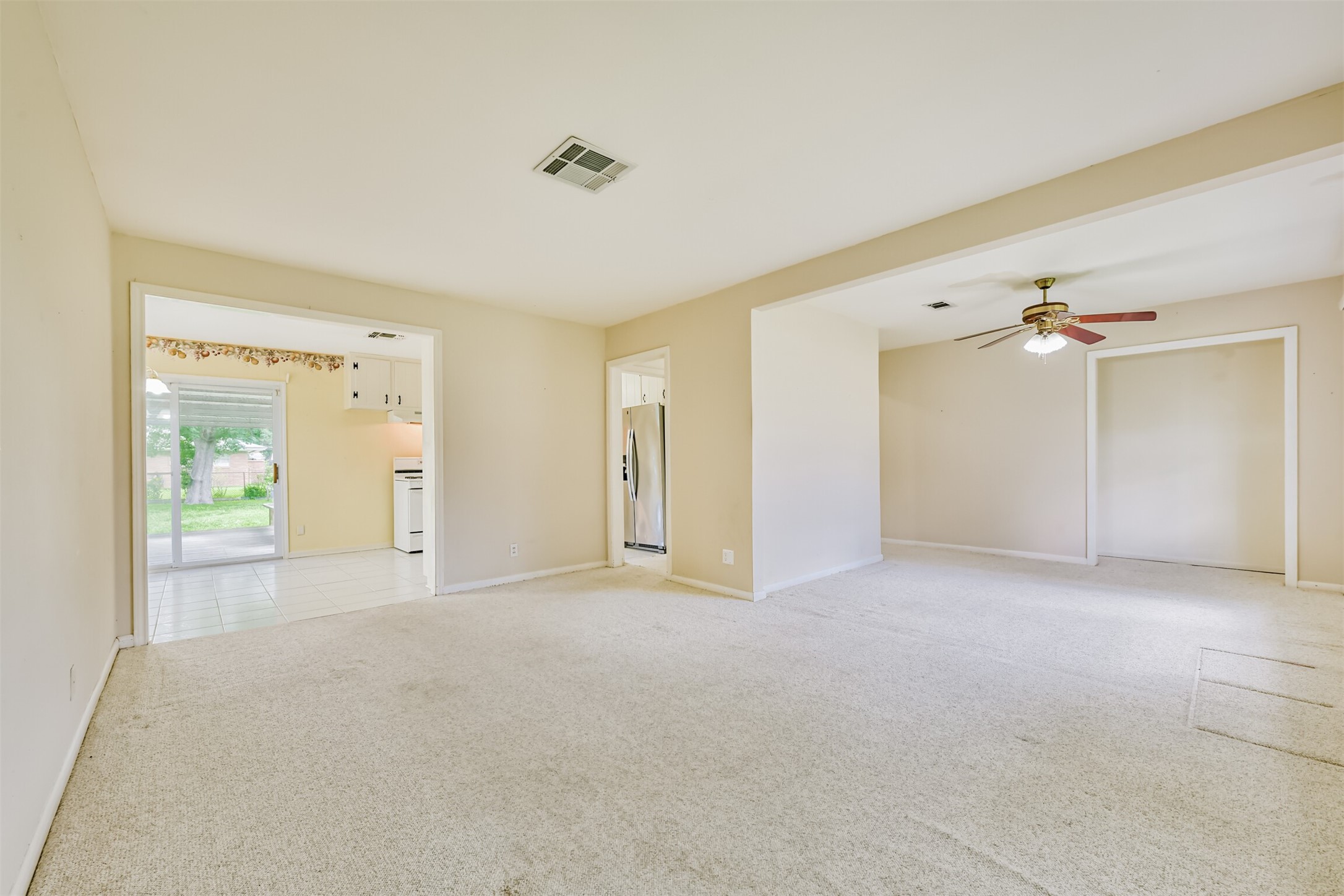 5527 Winding Creek Way Property Photo 6